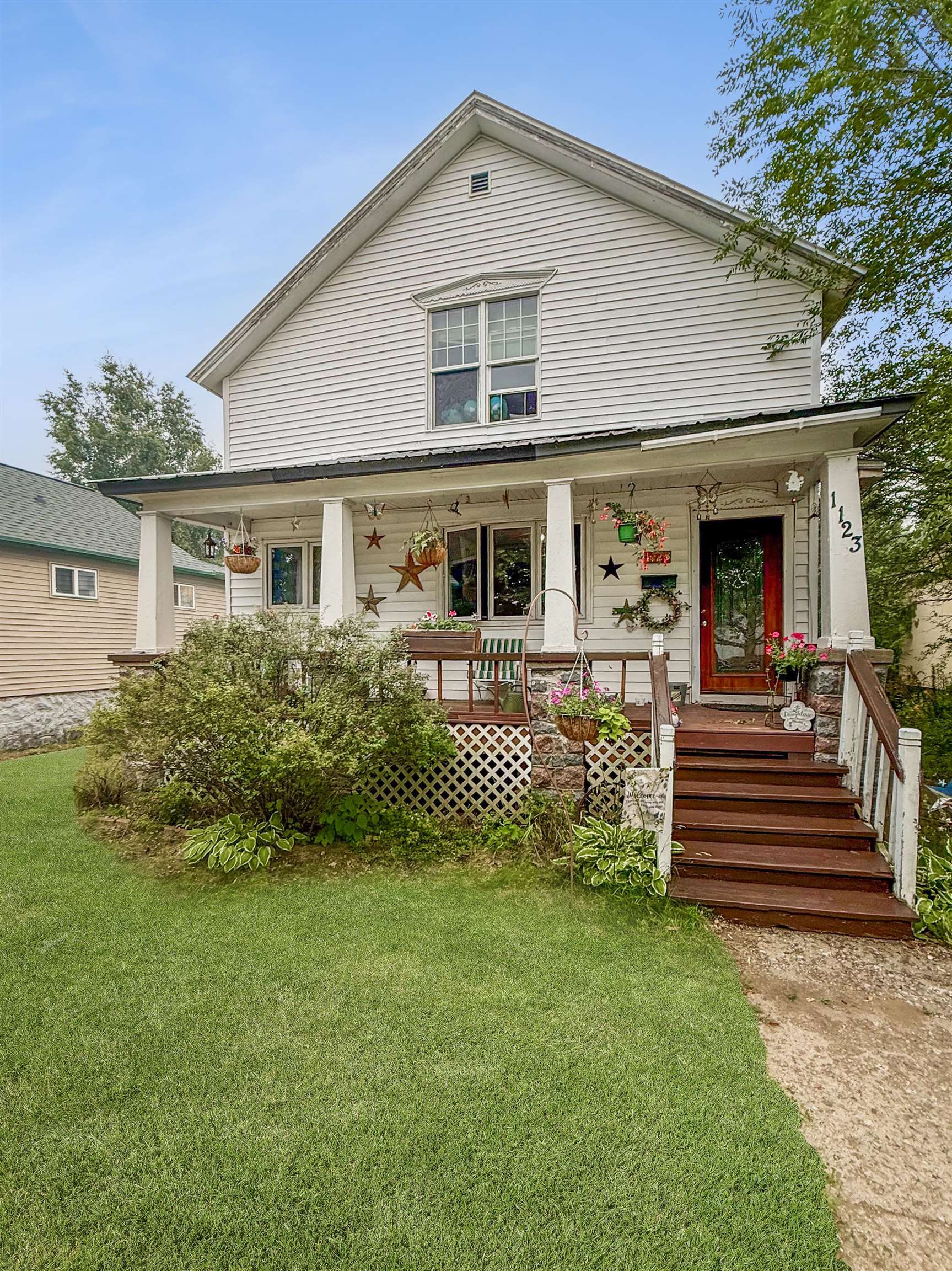1123 ELIZABETH Avenue property preview photograph