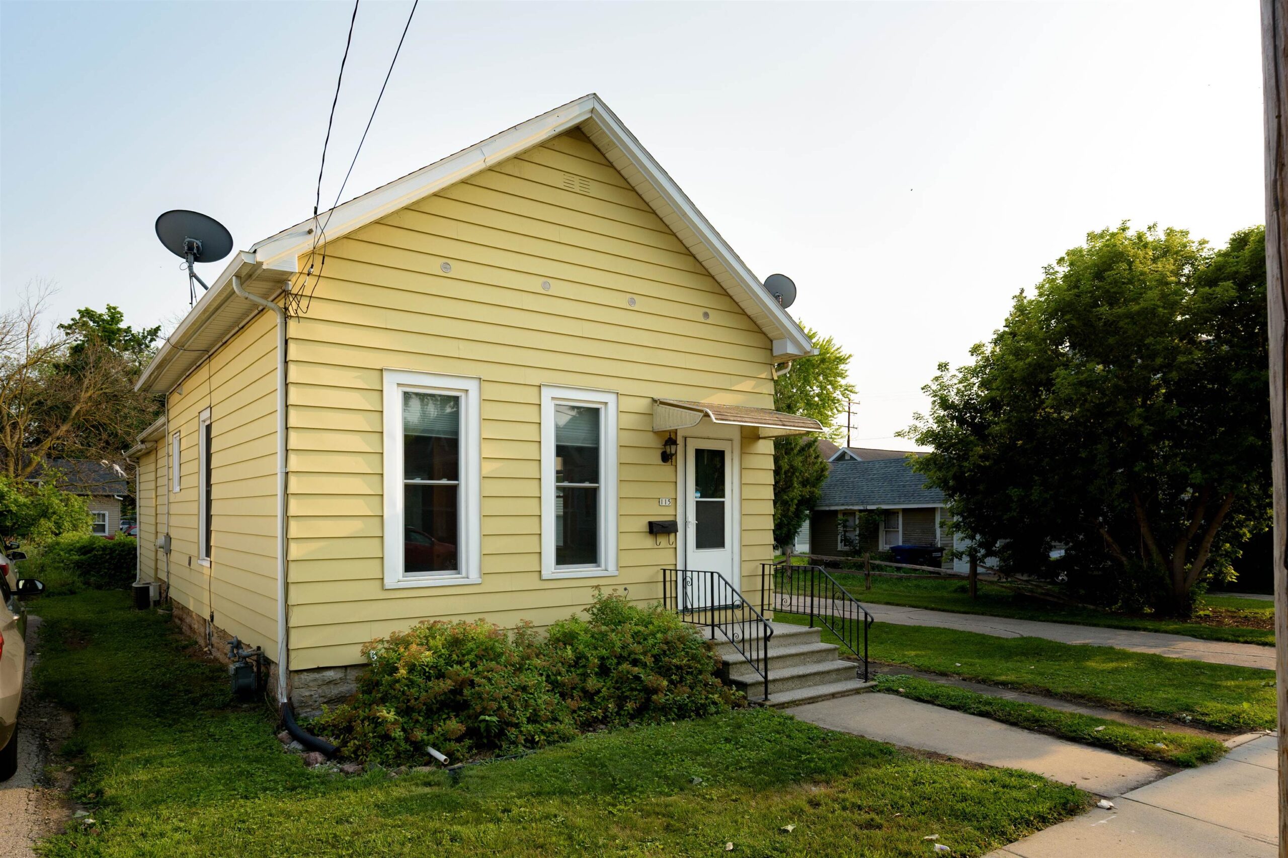 115 E IRVING Avenue property preview photograph