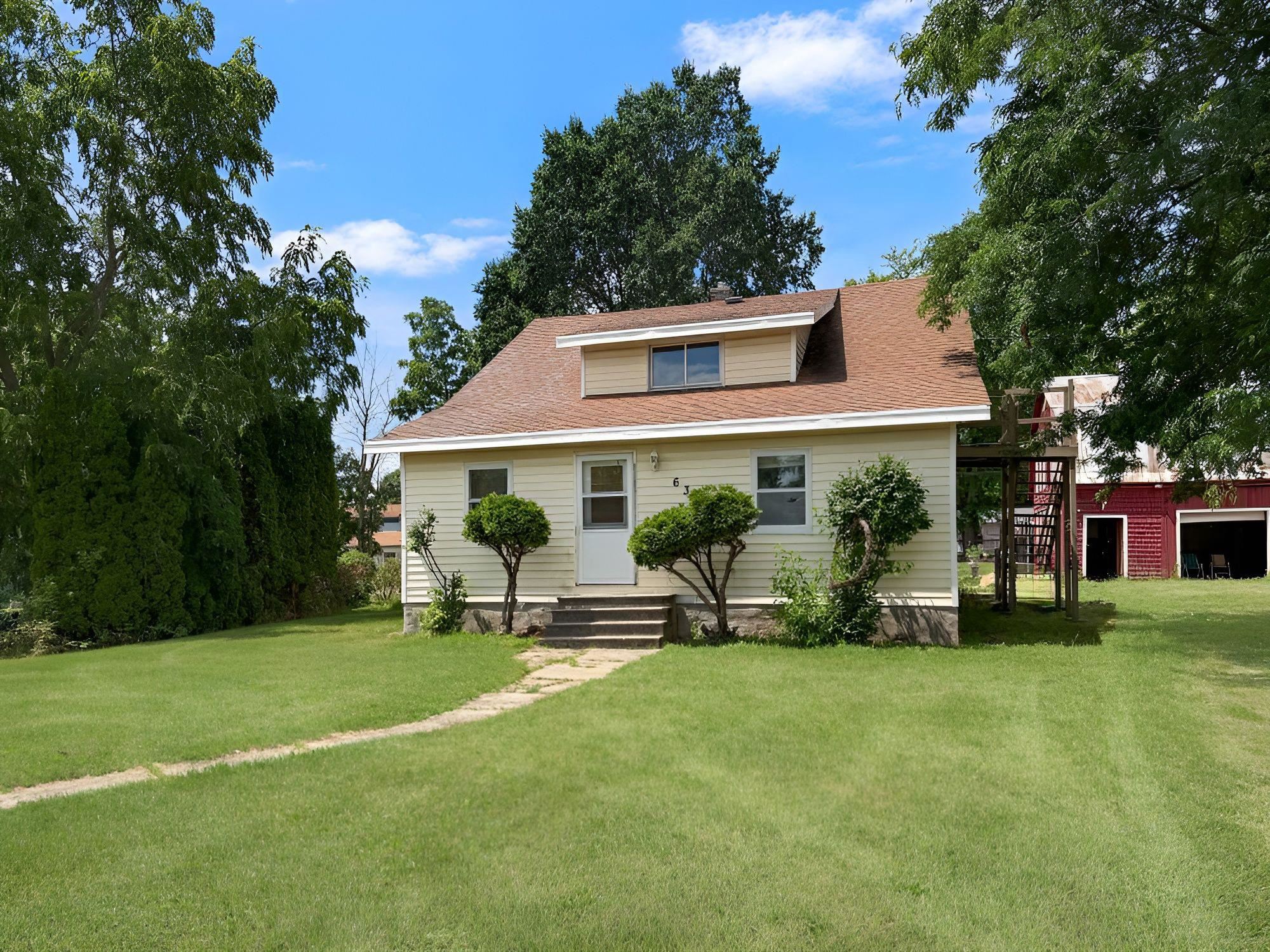 635 ELM Street property preview photograph