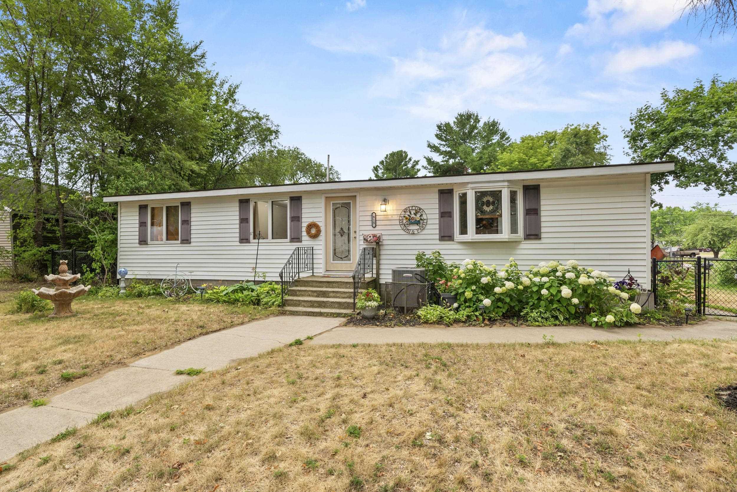 815 ELIZABETH Avenue property preview photograph