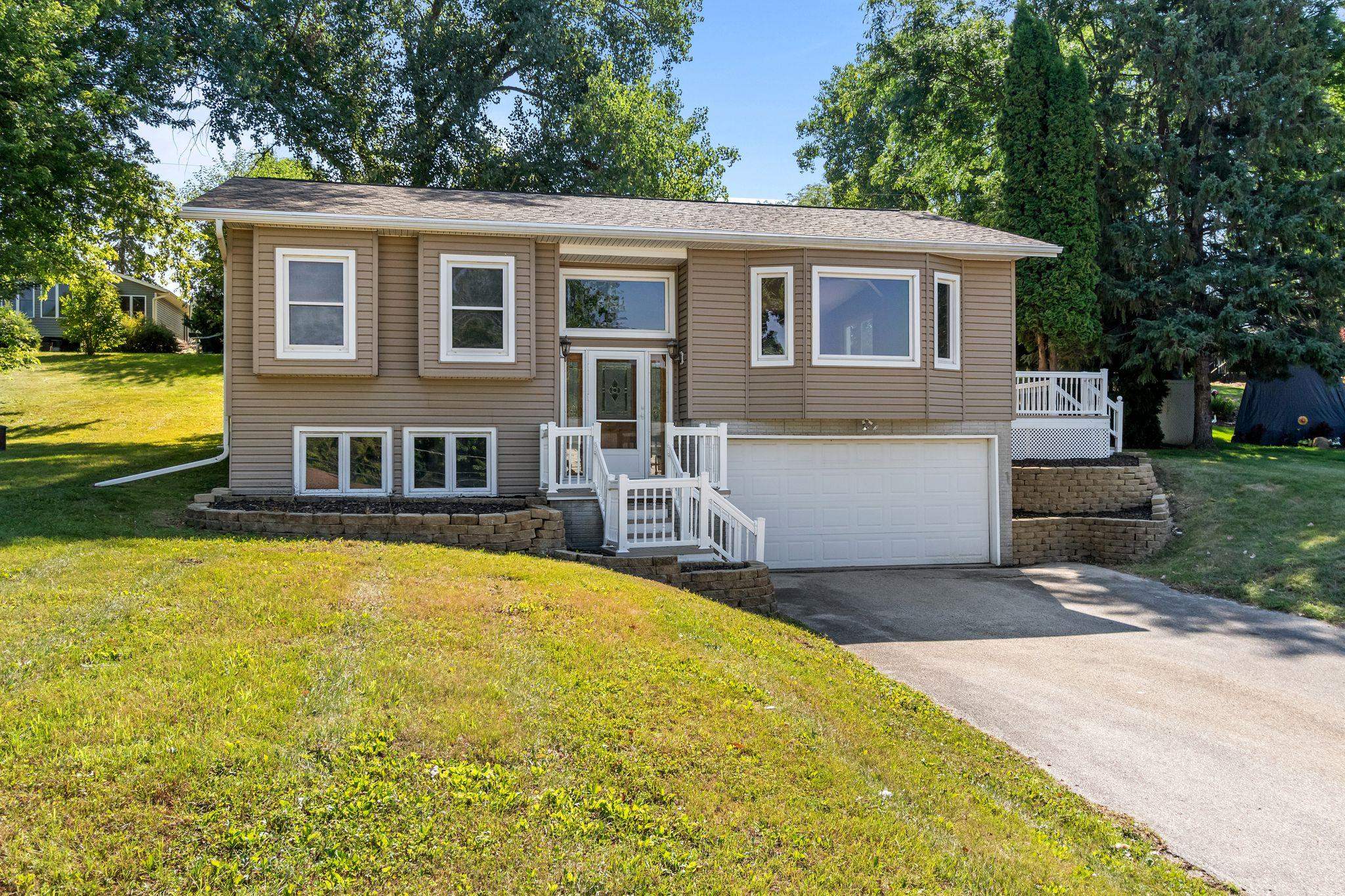 N4526 CTY ROAD E property preview photograph