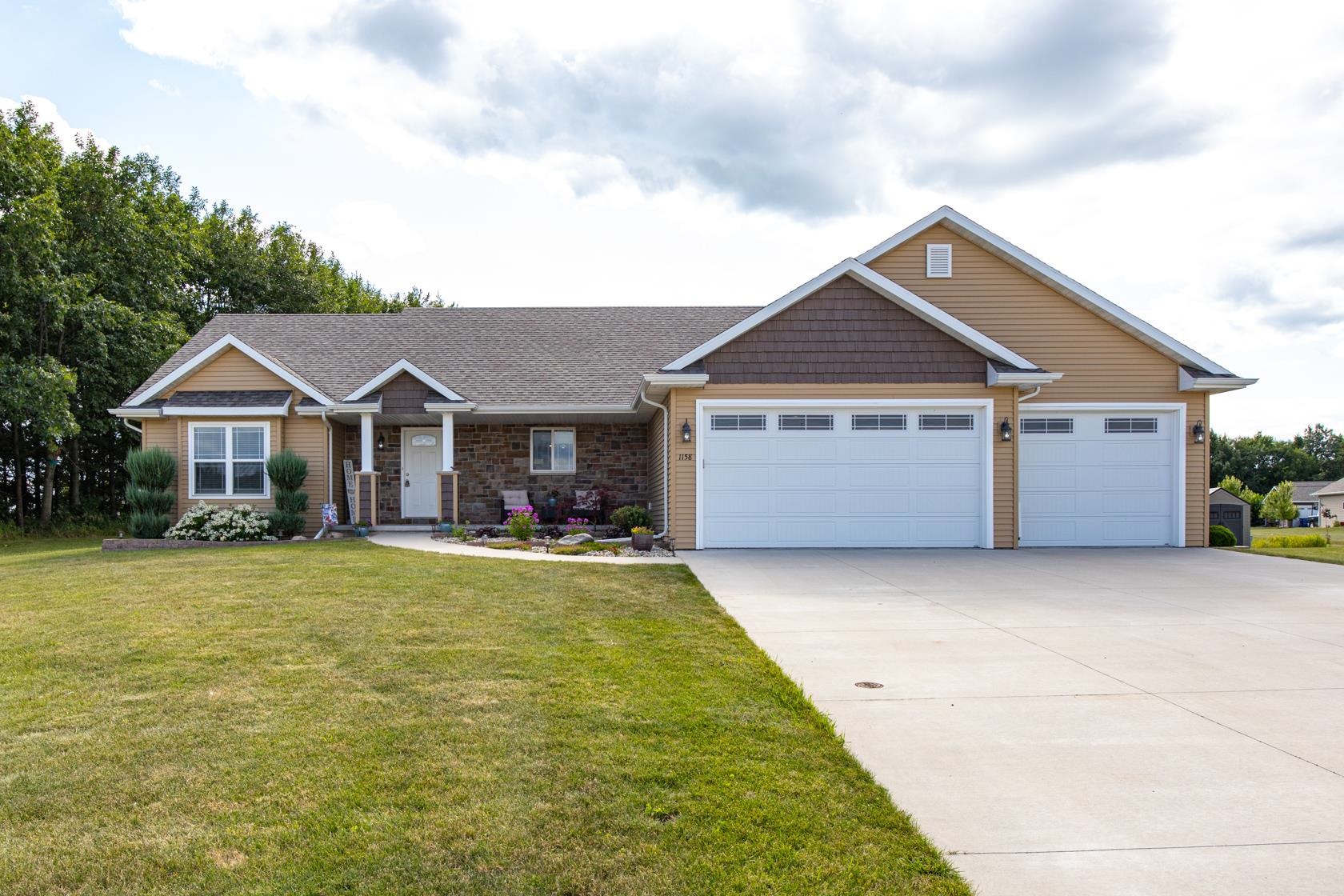 1158 BLACK OAK Court property preview photograph