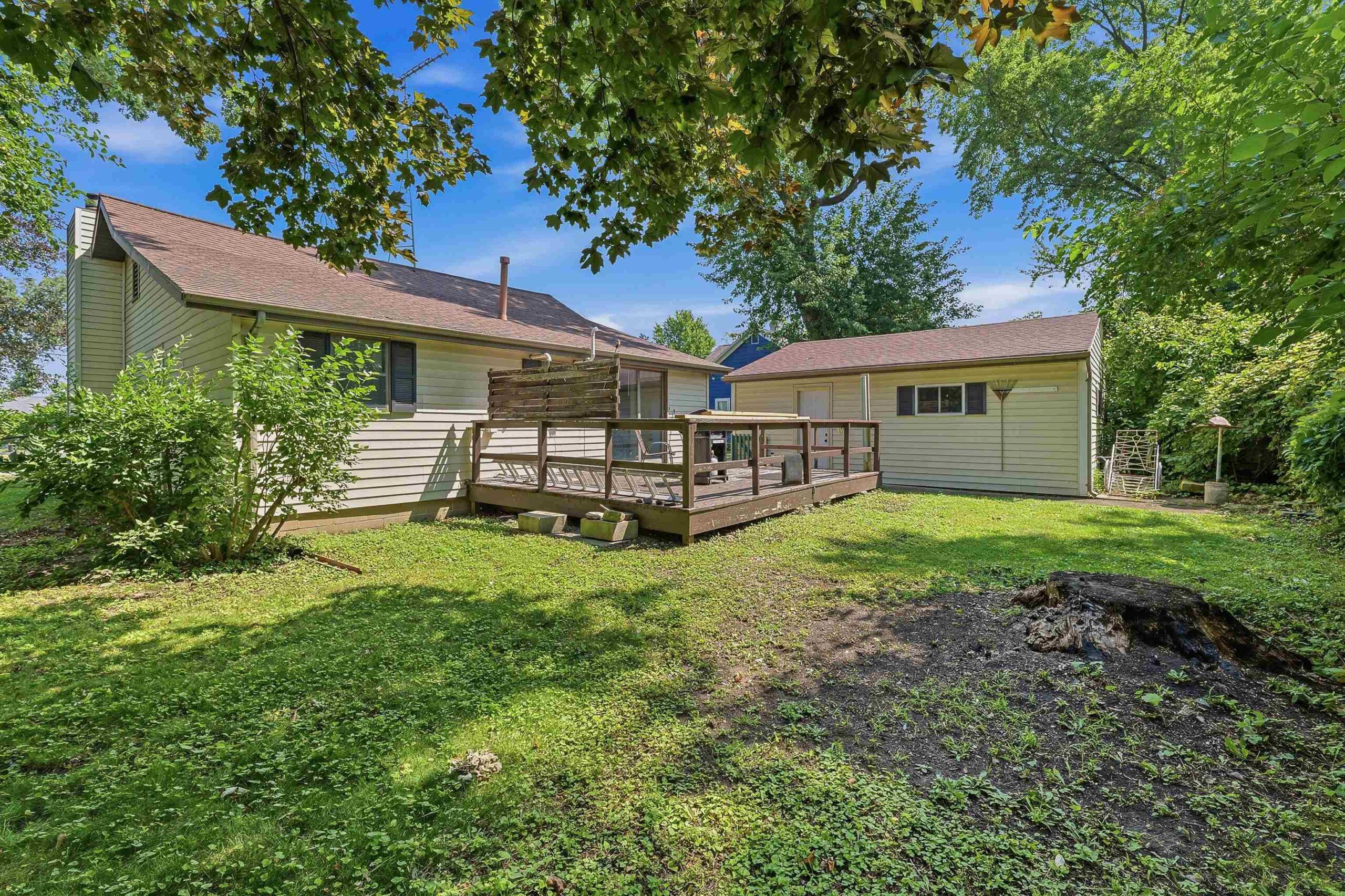 W5250 BECHAUD BEACH Drive property preview photograph