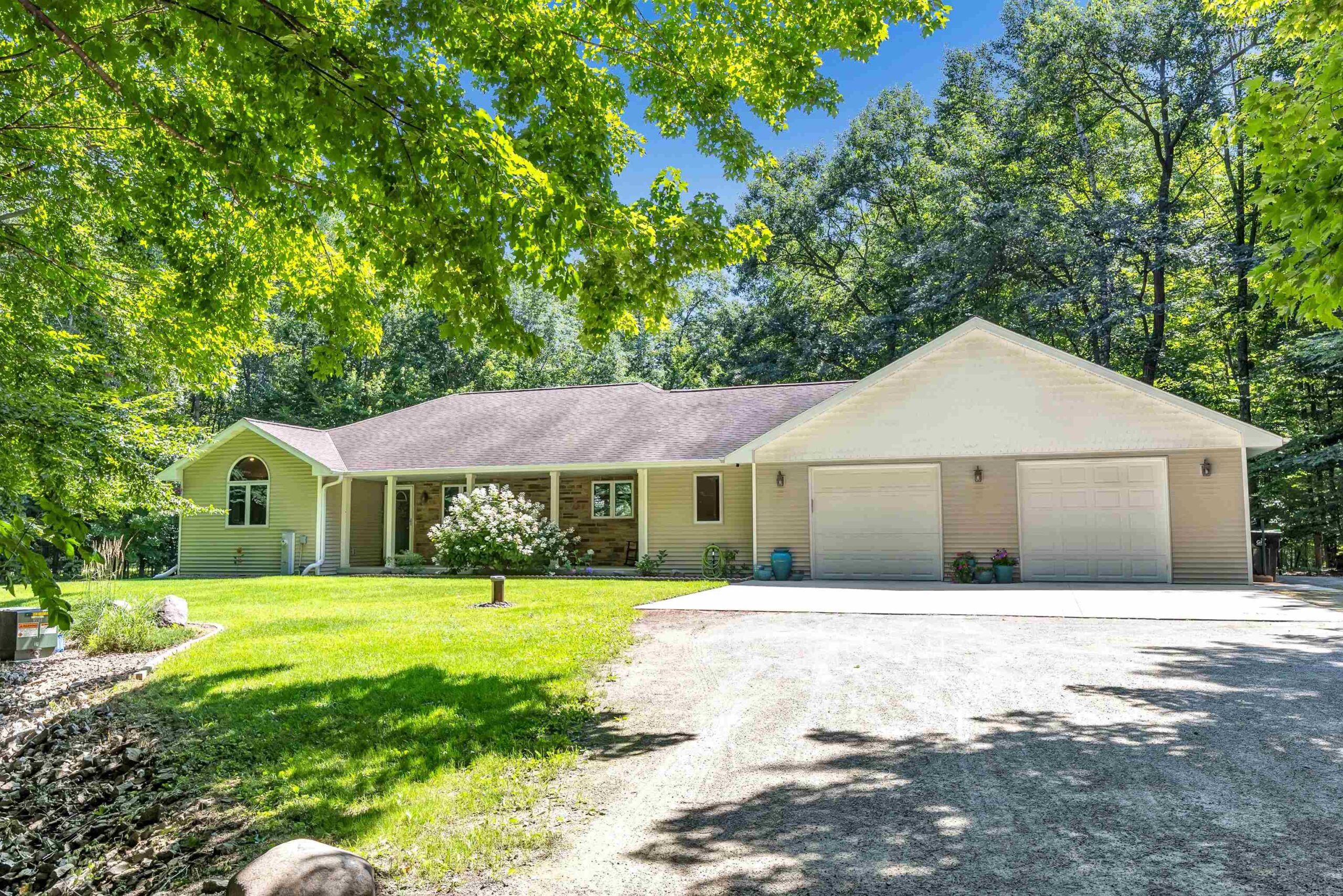 7944 OAK RIDGE Court property preview photograph