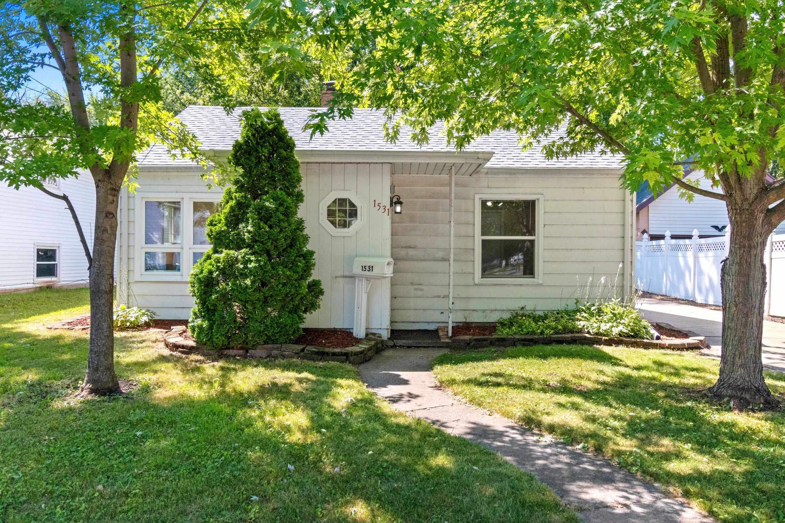 1531 W MURDOCK Avenue property preview photograph