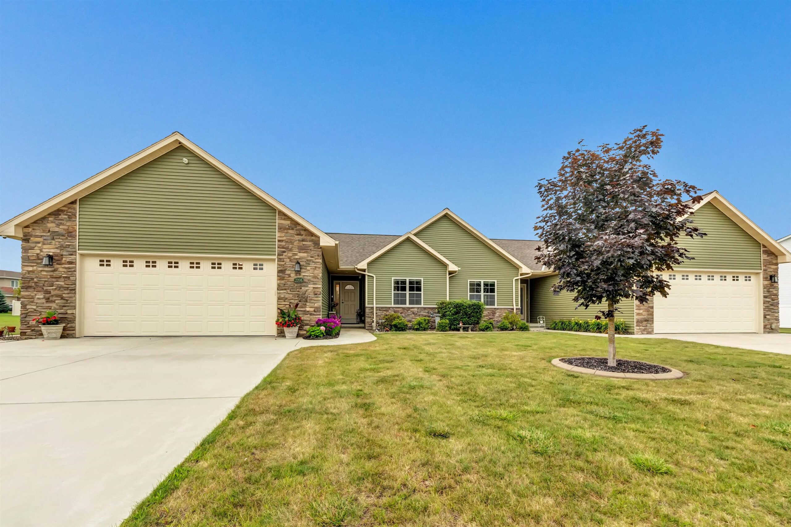 2206 BLUE STEM Lane property preview photograph