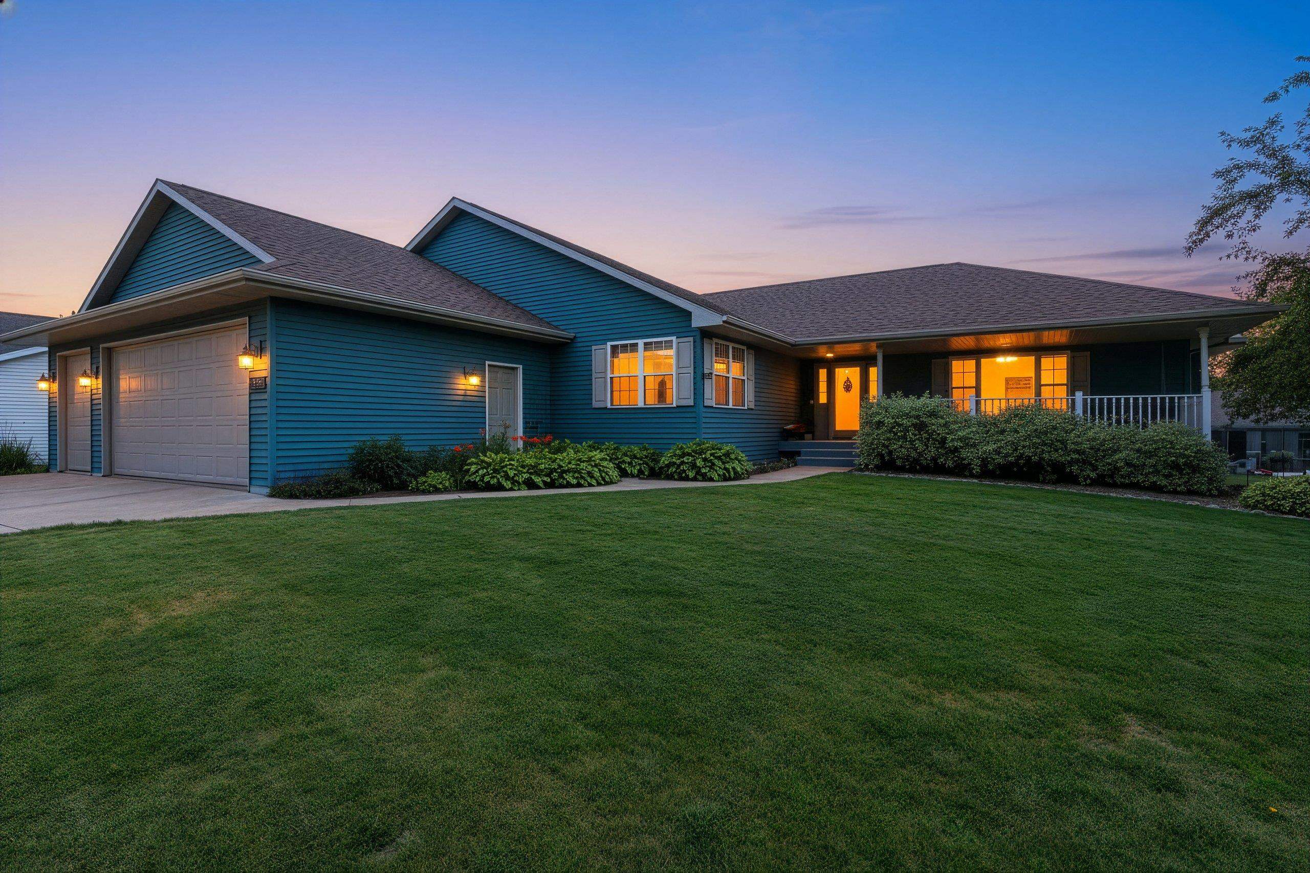 1041 SYMPHONY Boulevard property preview photograph