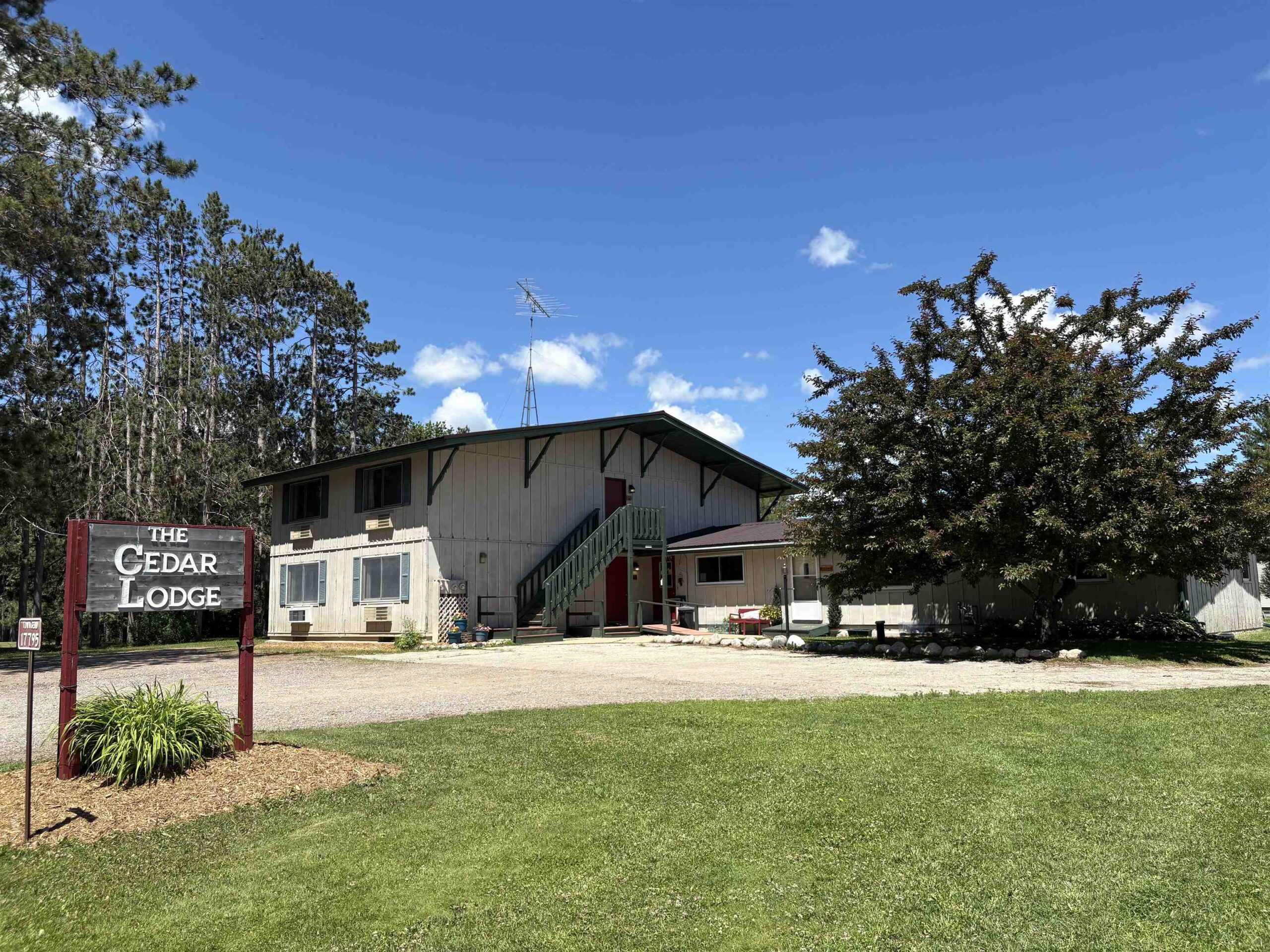 17795 FERNWOOD Drive property preview photograph