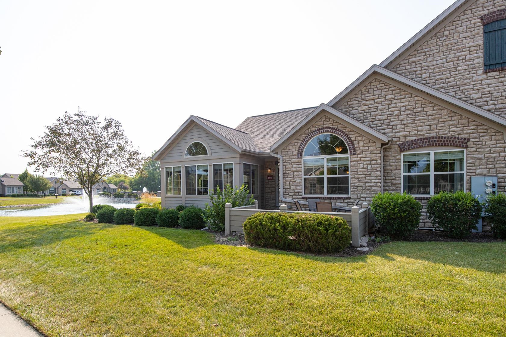 2306 E SIENNA Way property preview photograph