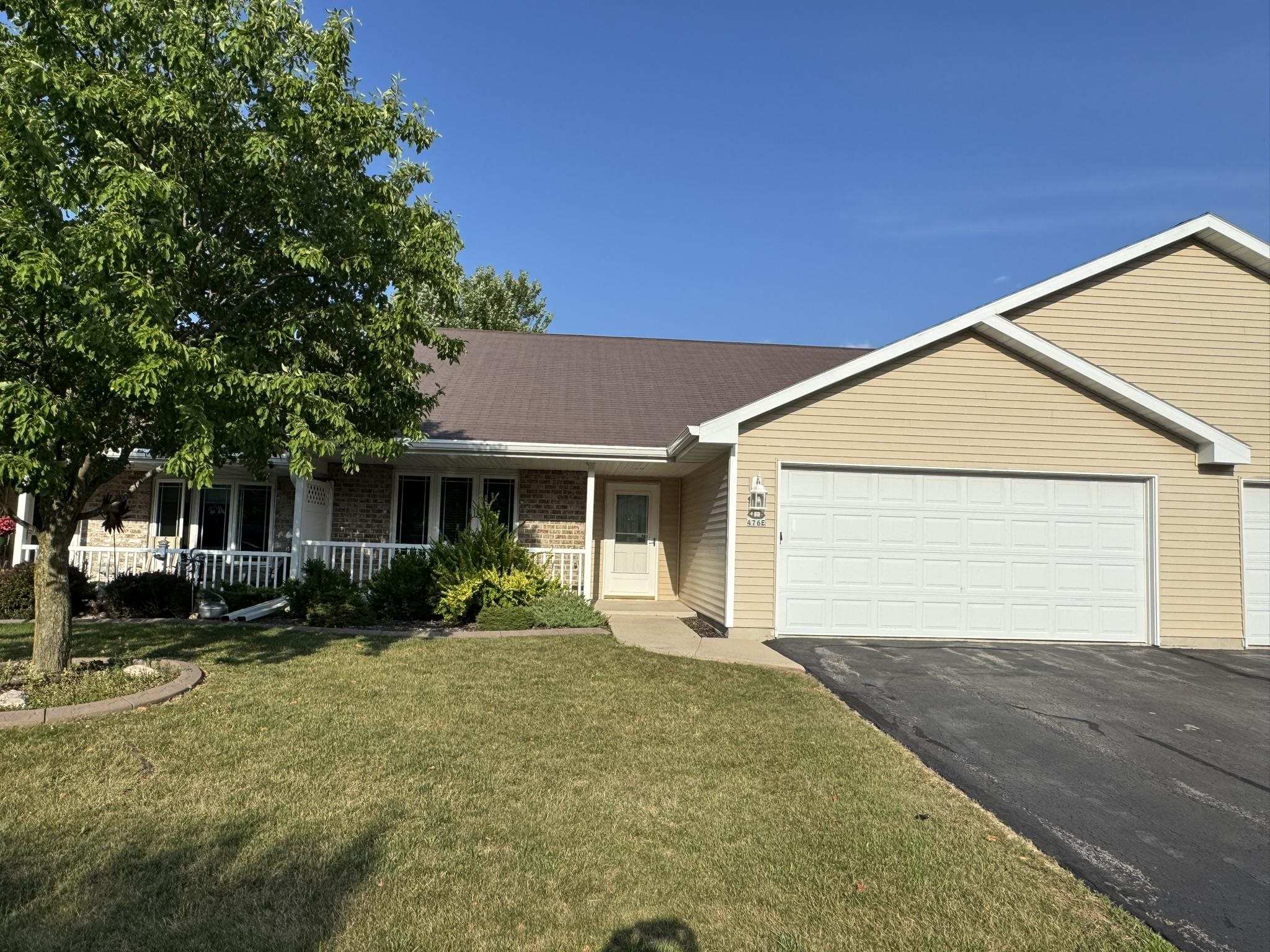 476 WYLDEWOOD E Drive property preview photograph