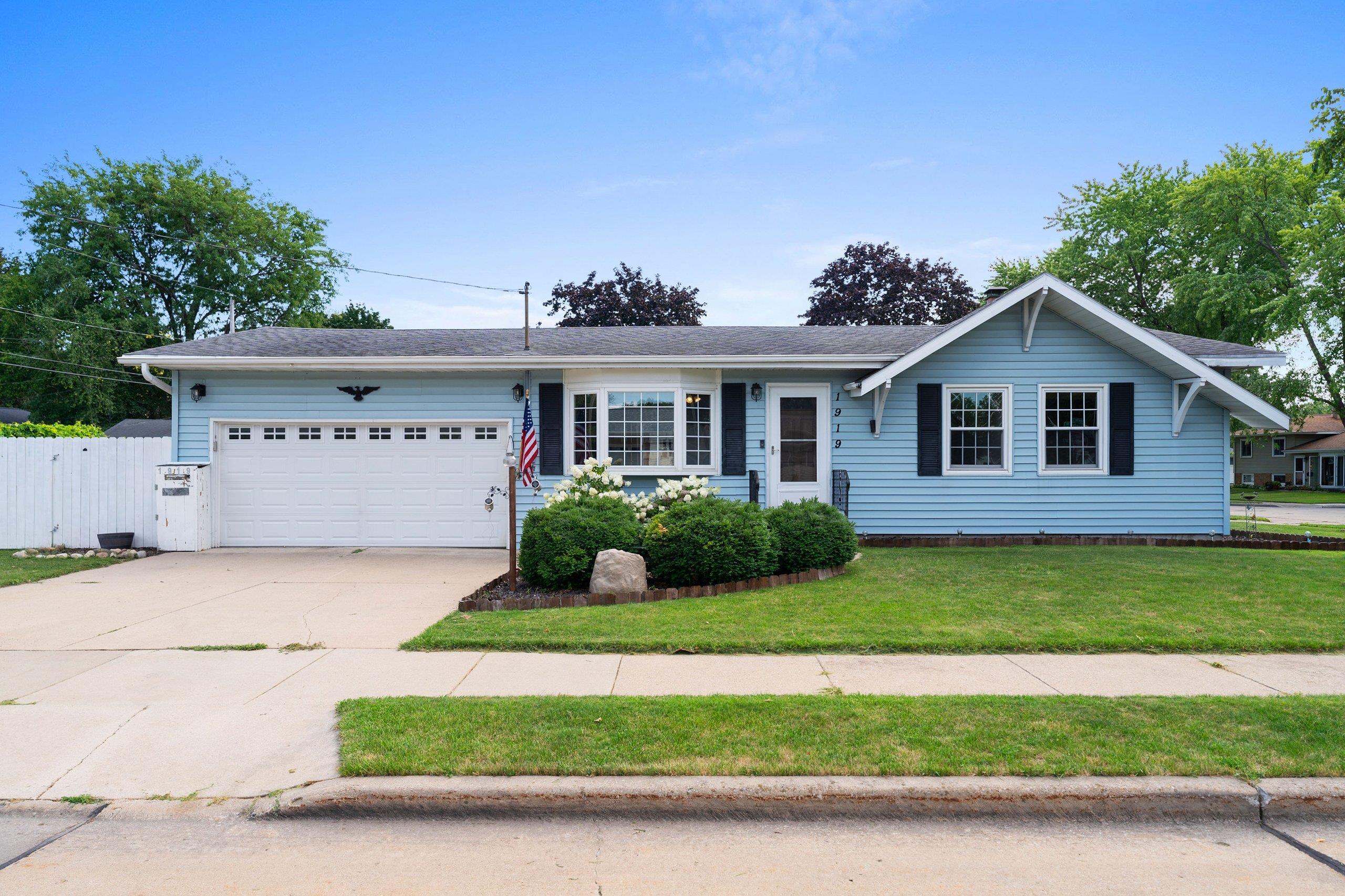 1919 WINCHESTER Avenue property preview photograph
