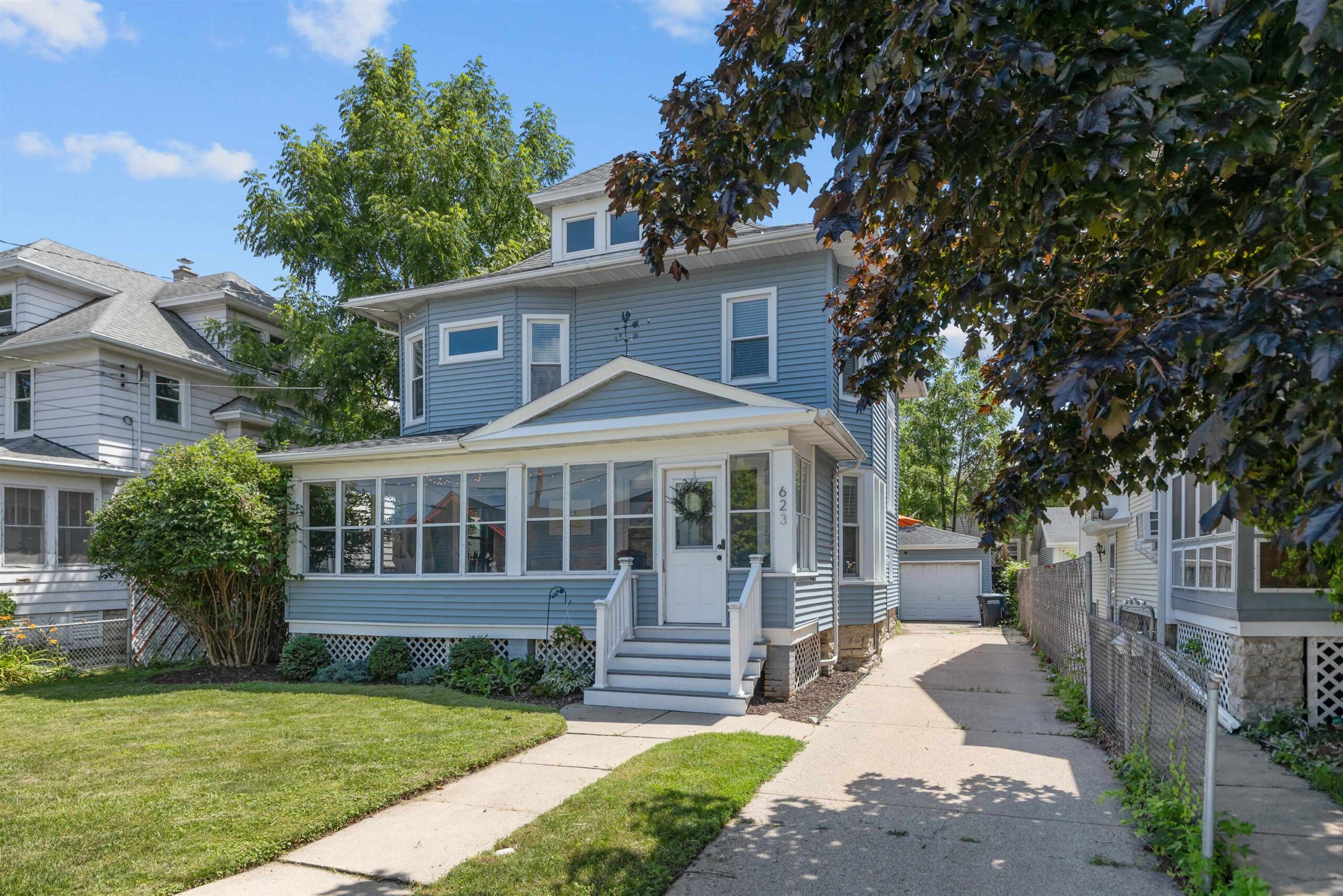 623 W NEW YORK Avenue property preview photograph