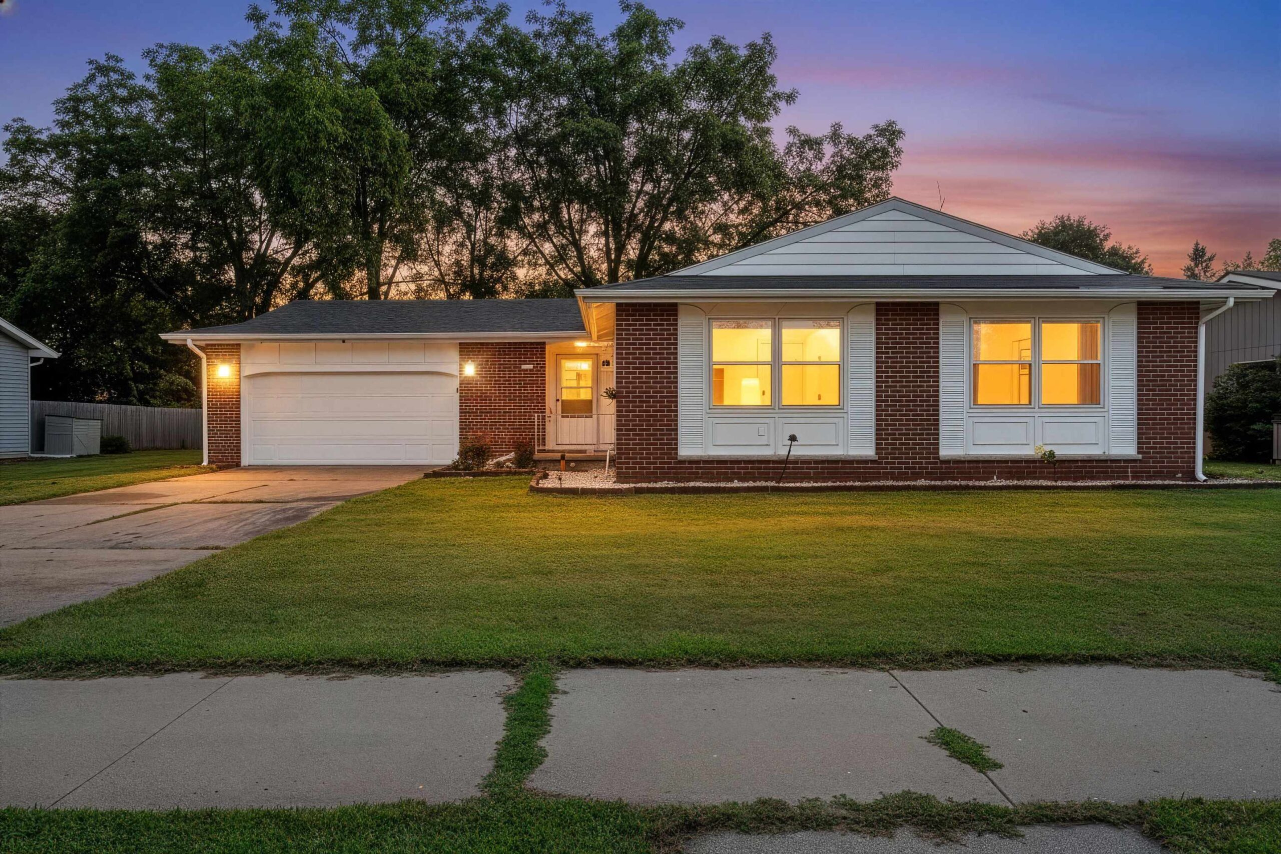 1235 E MURDOCK Avenue property preview photograph