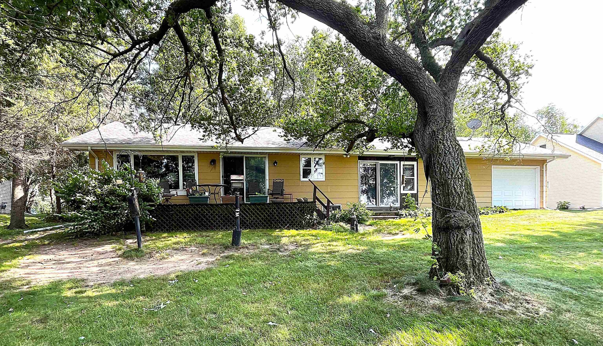 8666 CTY RD B property preview photograph