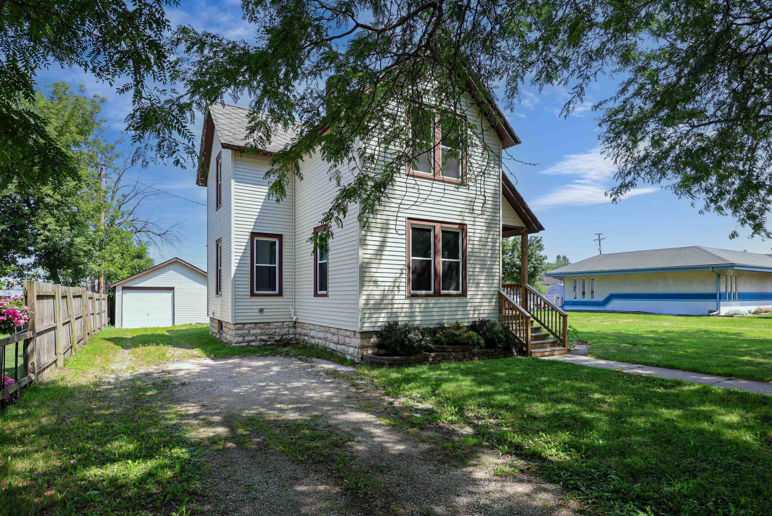115 W SCOTT Street property preview photograph
