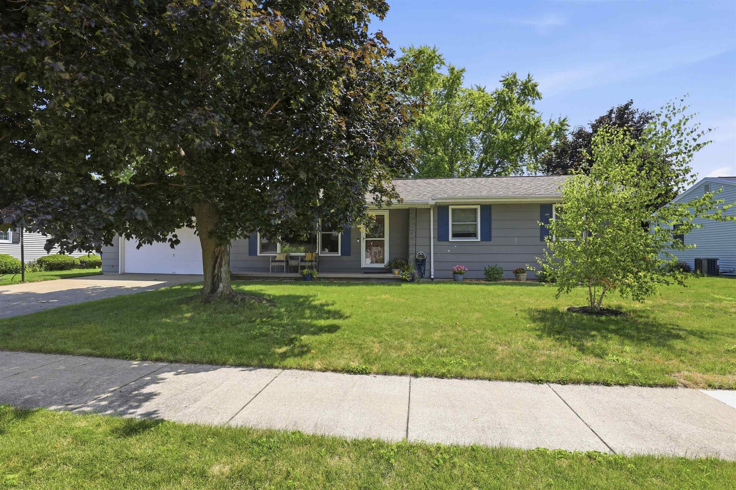 815 ECKARDT Court property preview photograph