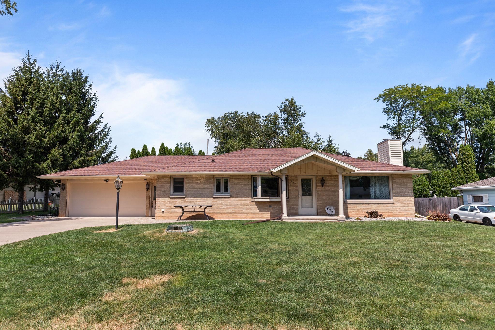630 W CAPITOL Drive property preview photograph