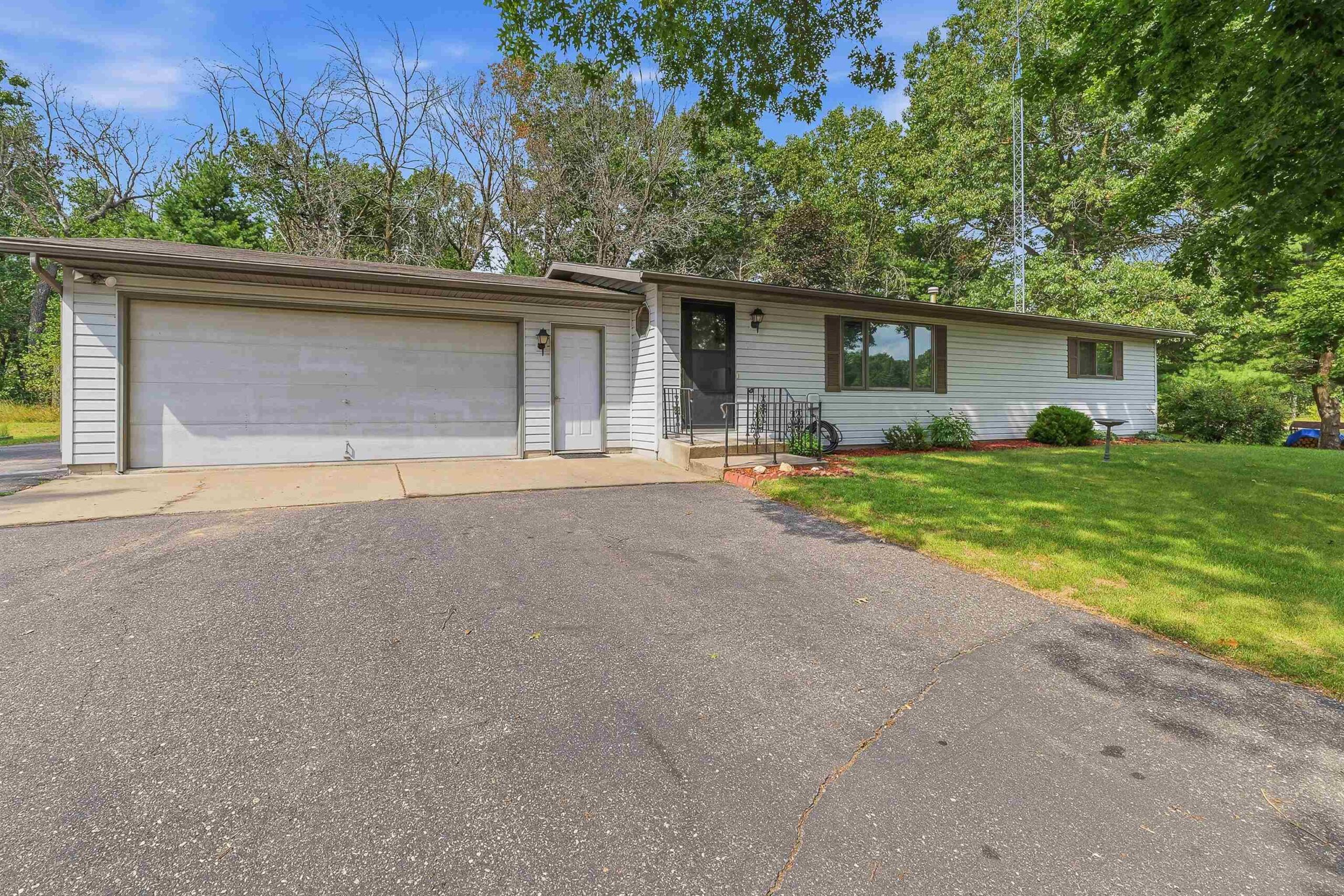1904 DAKOTA Court property preview photograph