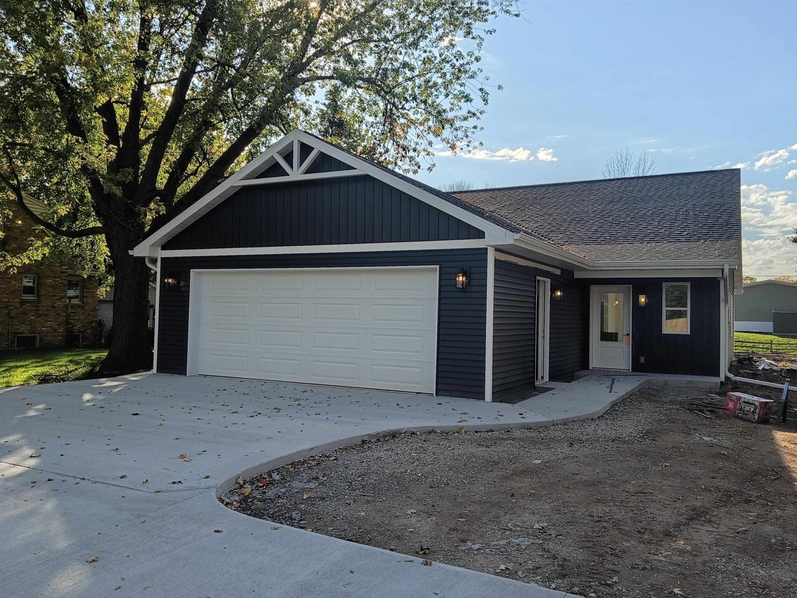 936 ONEIDA Street property preview photograph
