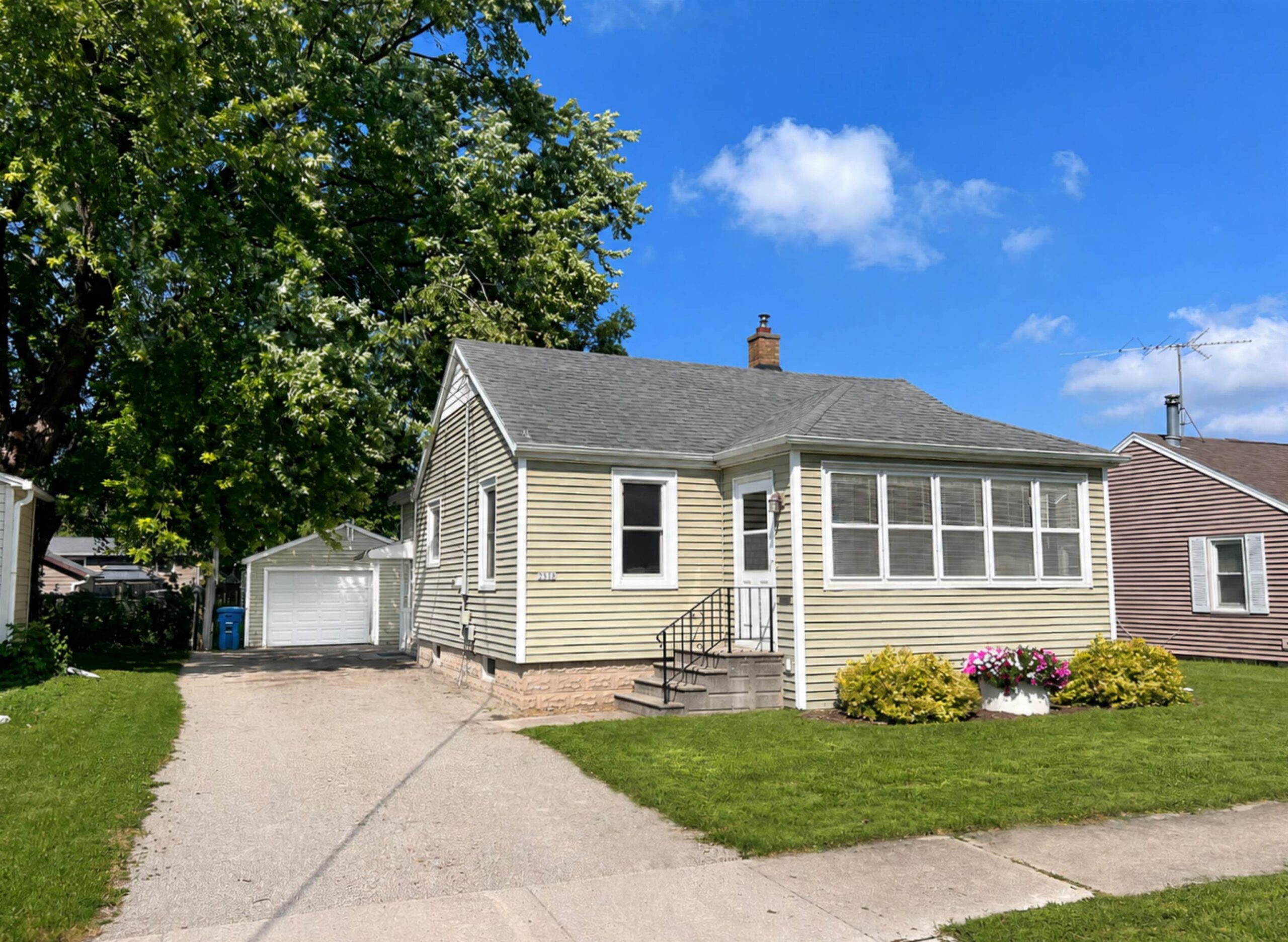 2317 MT VERNON Street property preview photograph