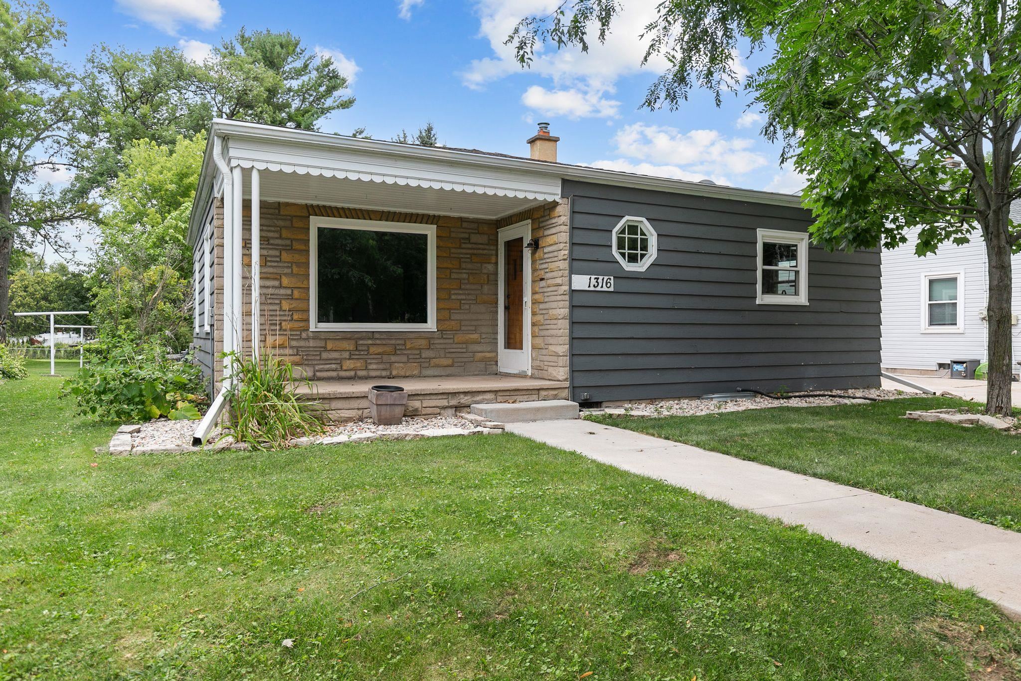 1316 W ROGERS Avenue property preview photograph