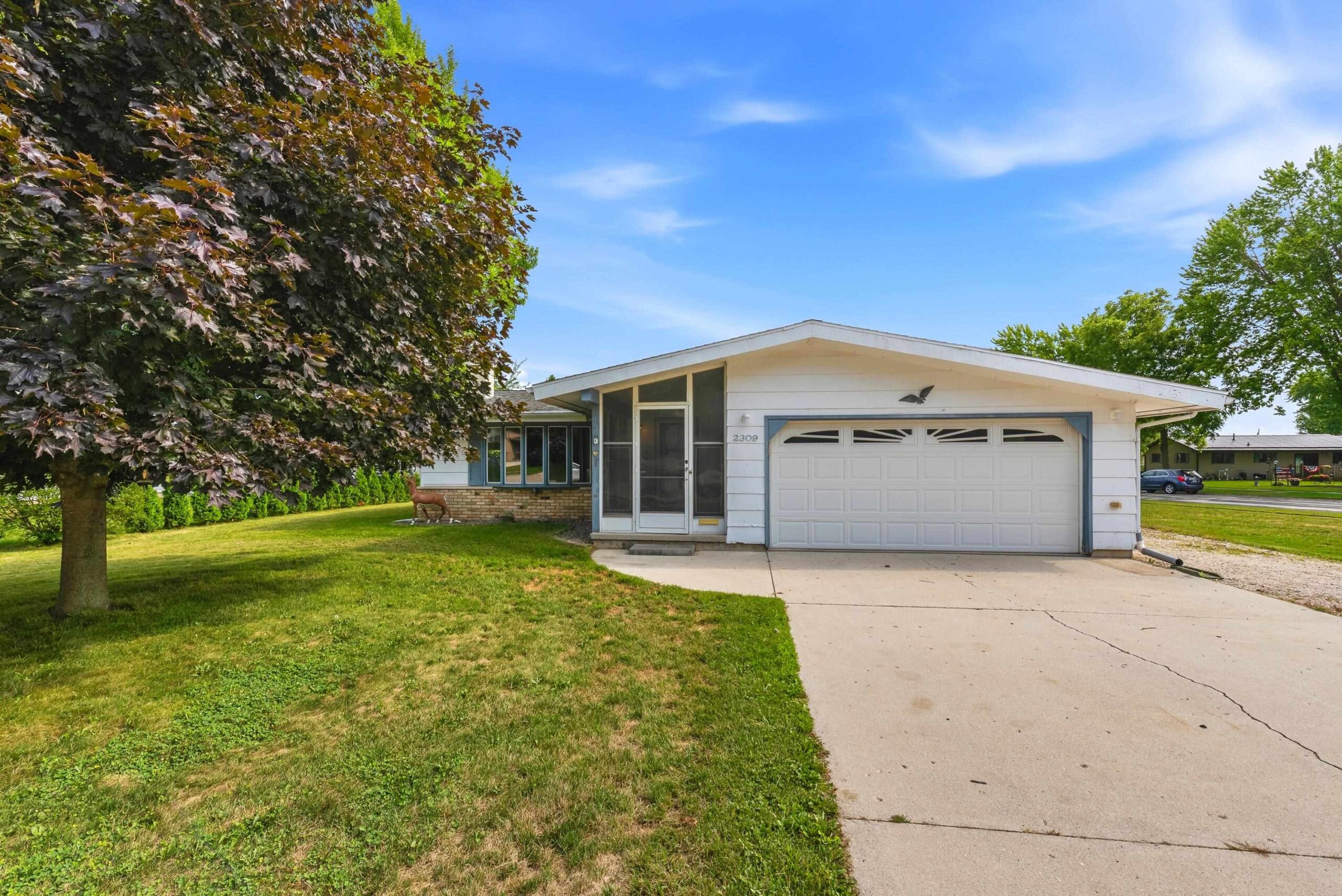2309 MARY Avenue property preview photograph