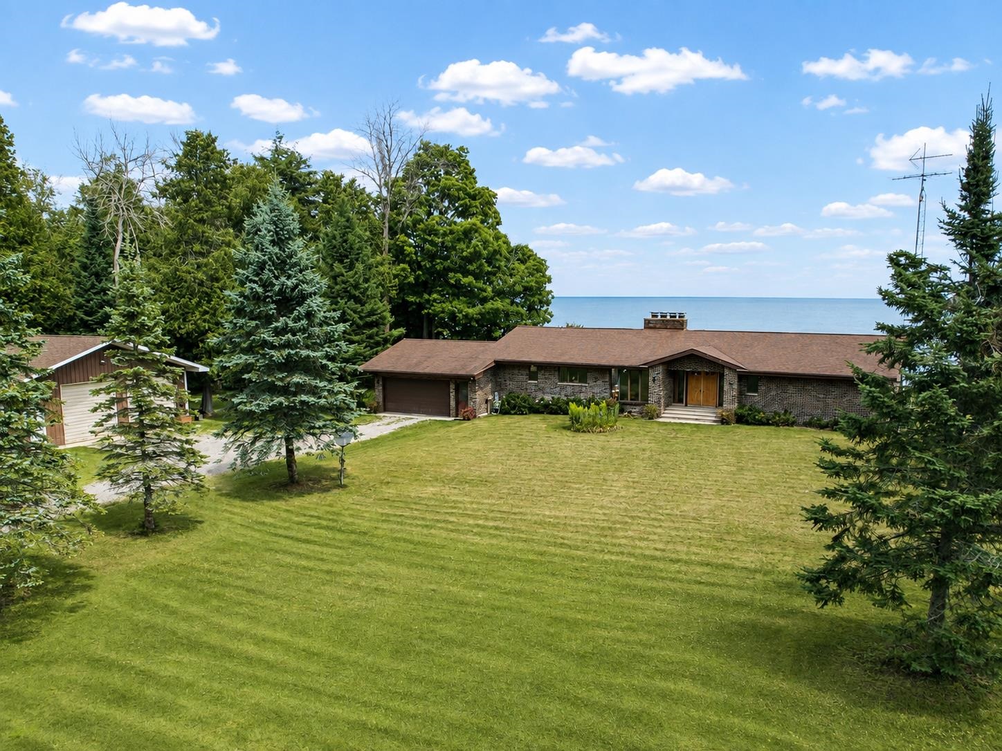 N6848 M-35 Highway property preview photograph
