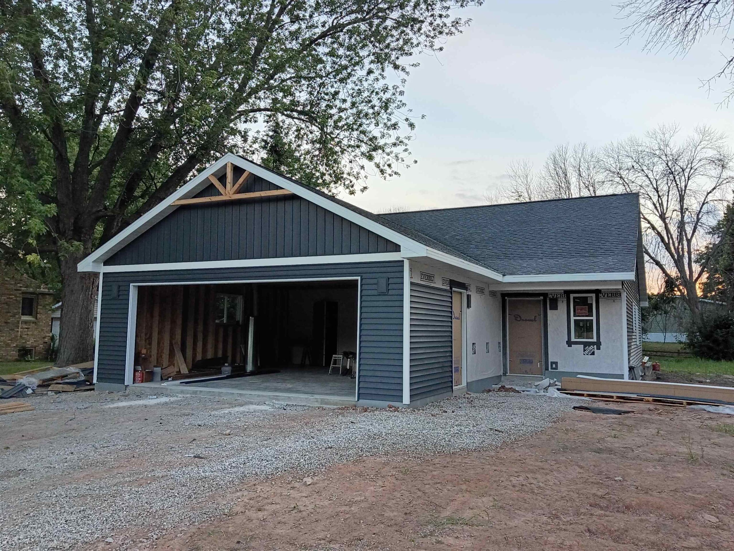 936 ONEIDA Street property preview photograph
