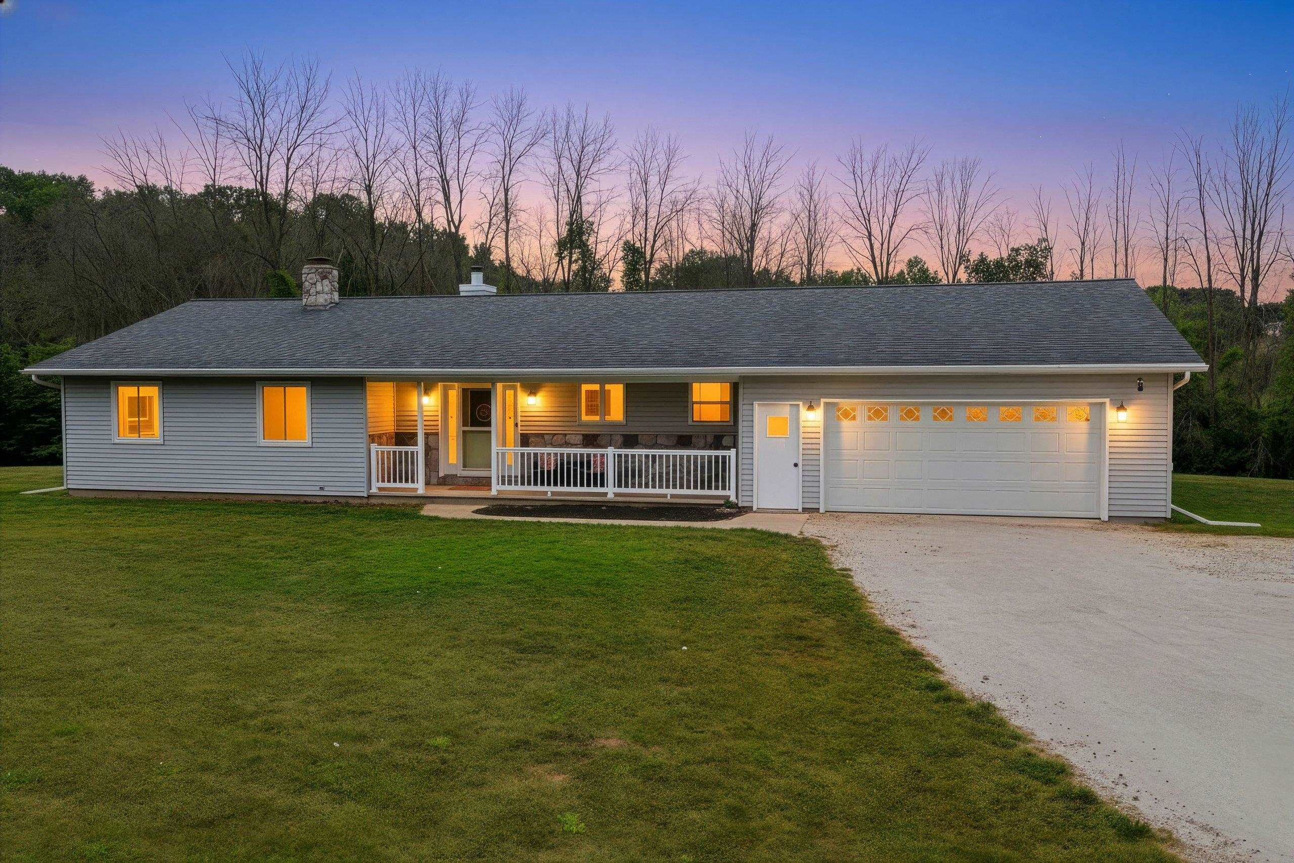1880 N COUNTY RD S property preview photograph