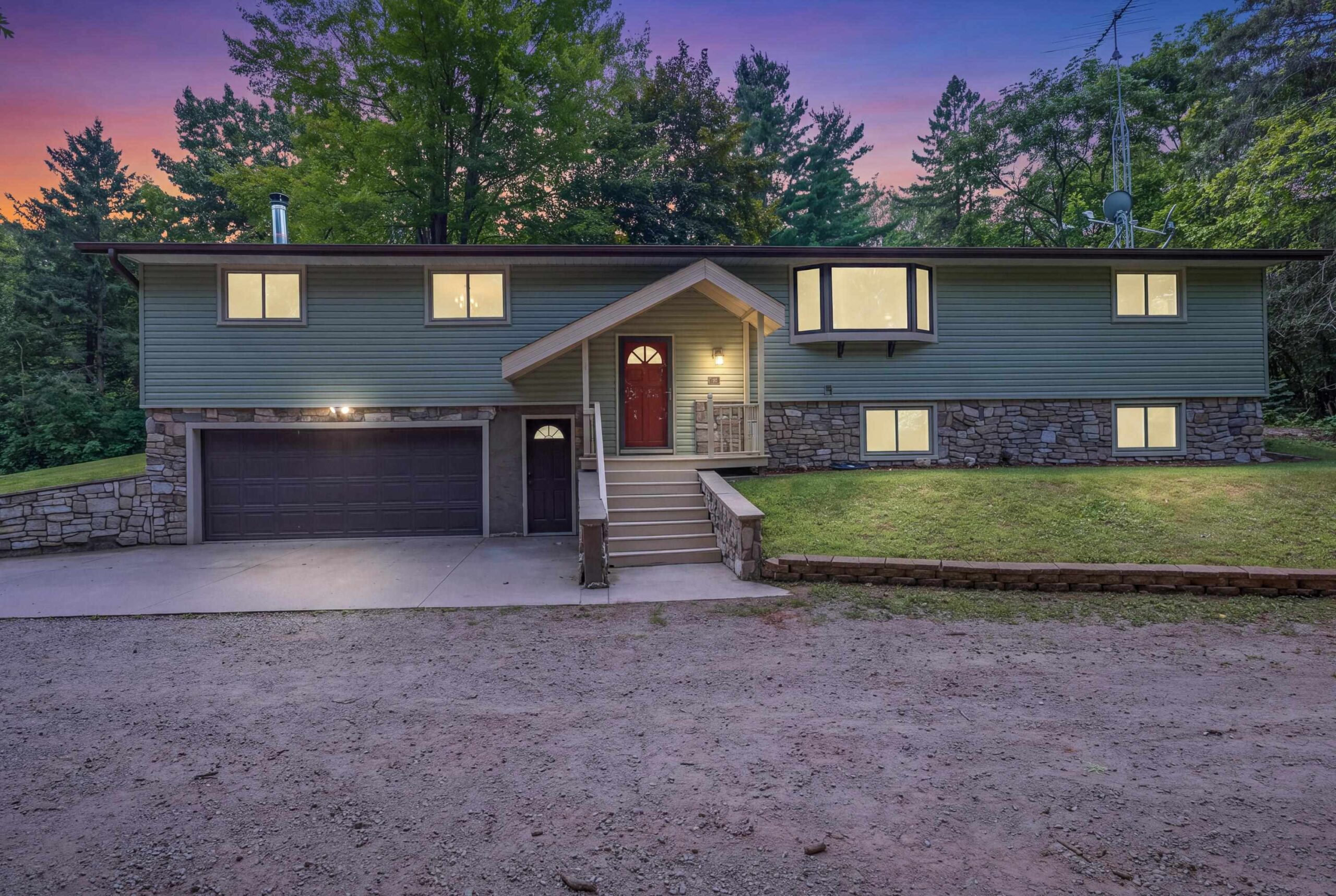 E1317 LARSON Road property preview photograph