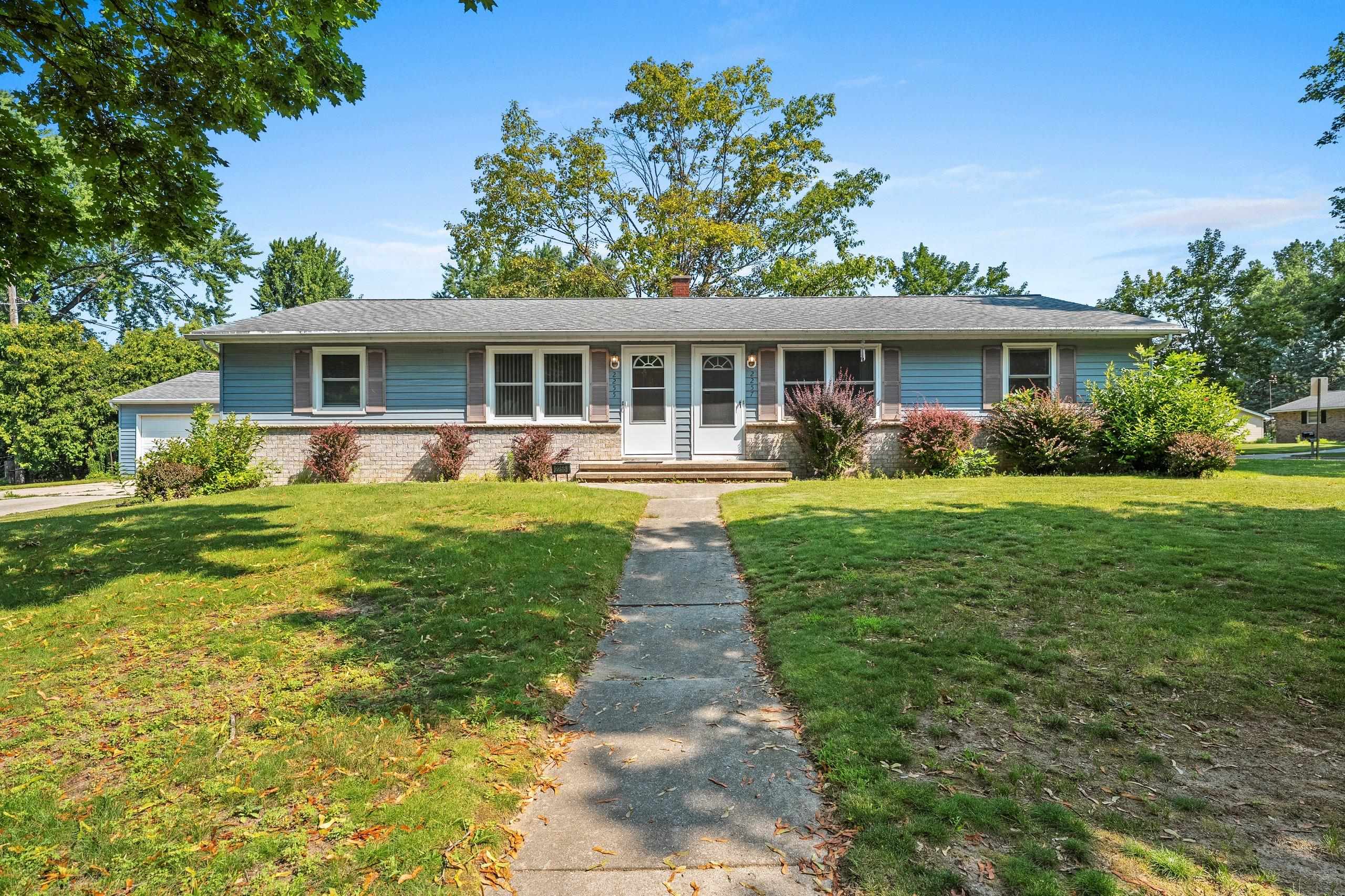 2255 DEER Trail property preview photograph