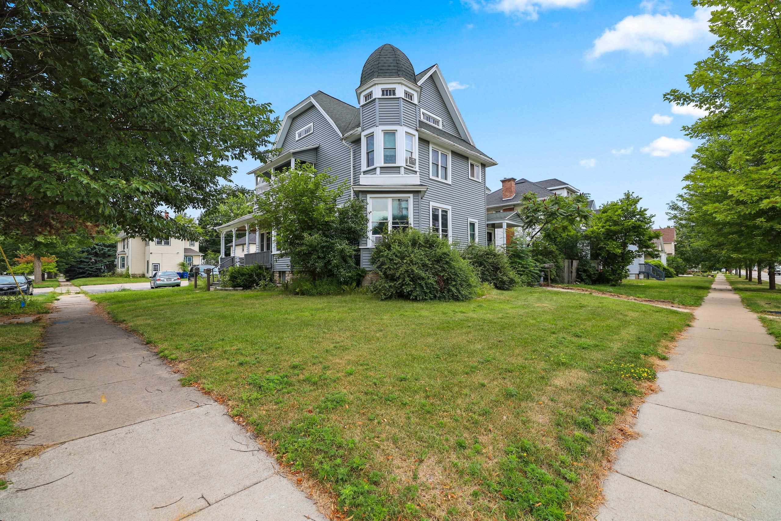 803 N BROADWAY property preview photograph