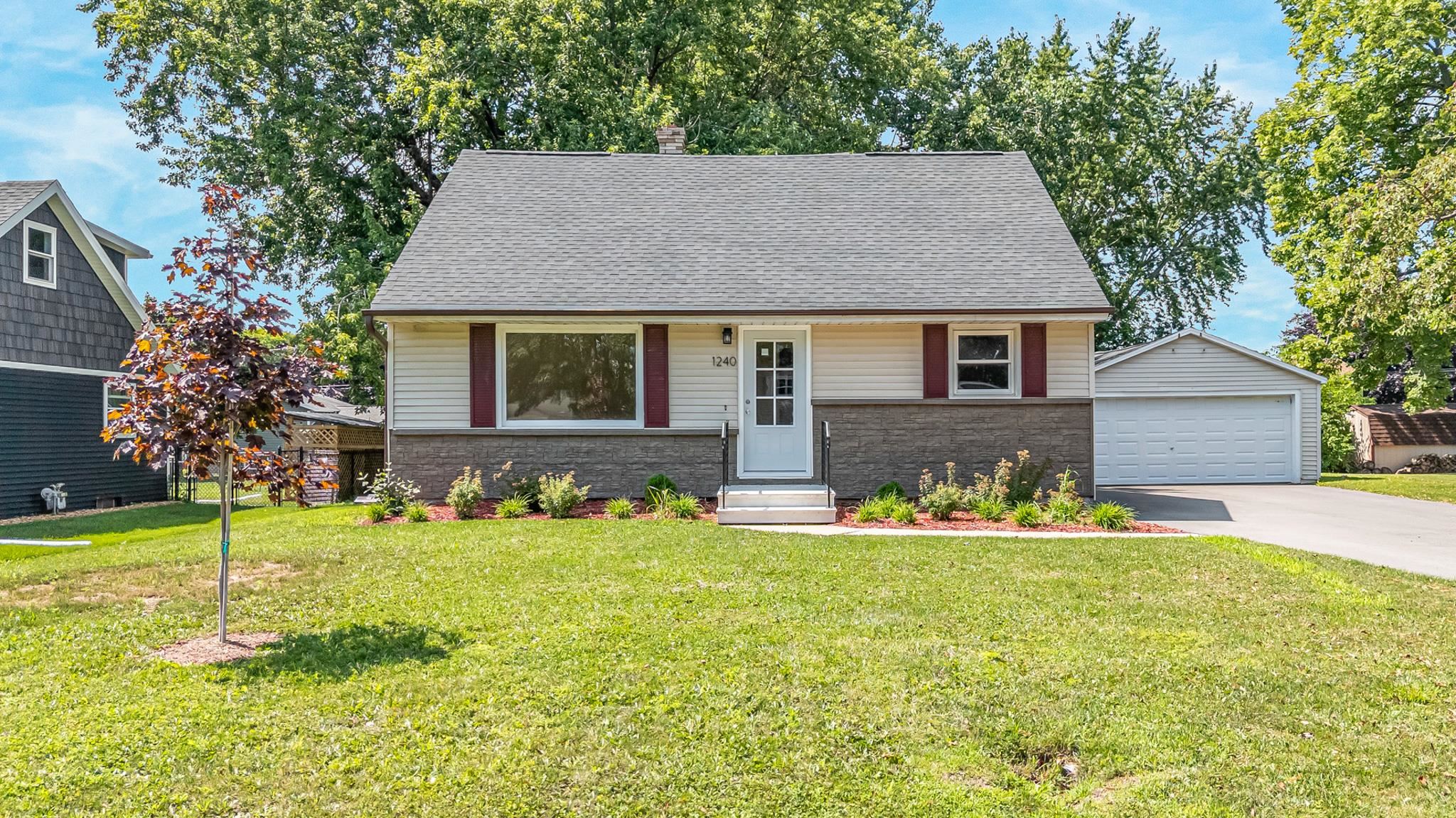 1240 HOME Avenue property preview photograph