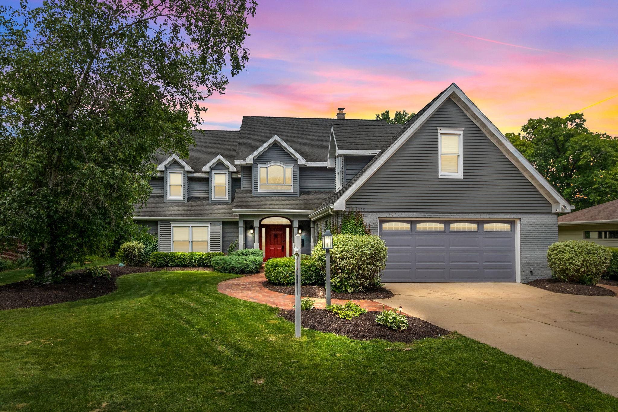 140 RIVER Drive property preview photograph