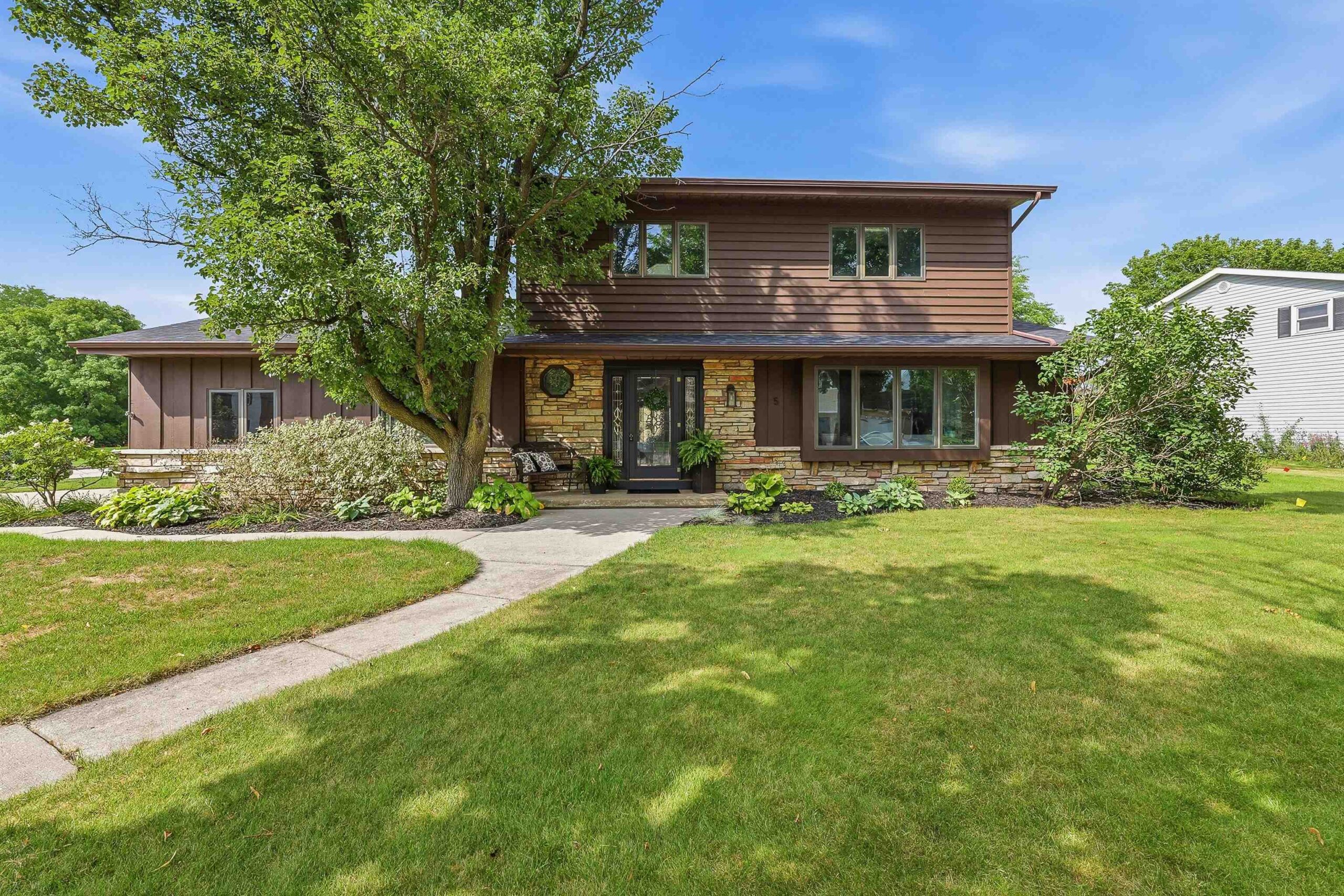 5 EASTBROOK Lane property preview photograph