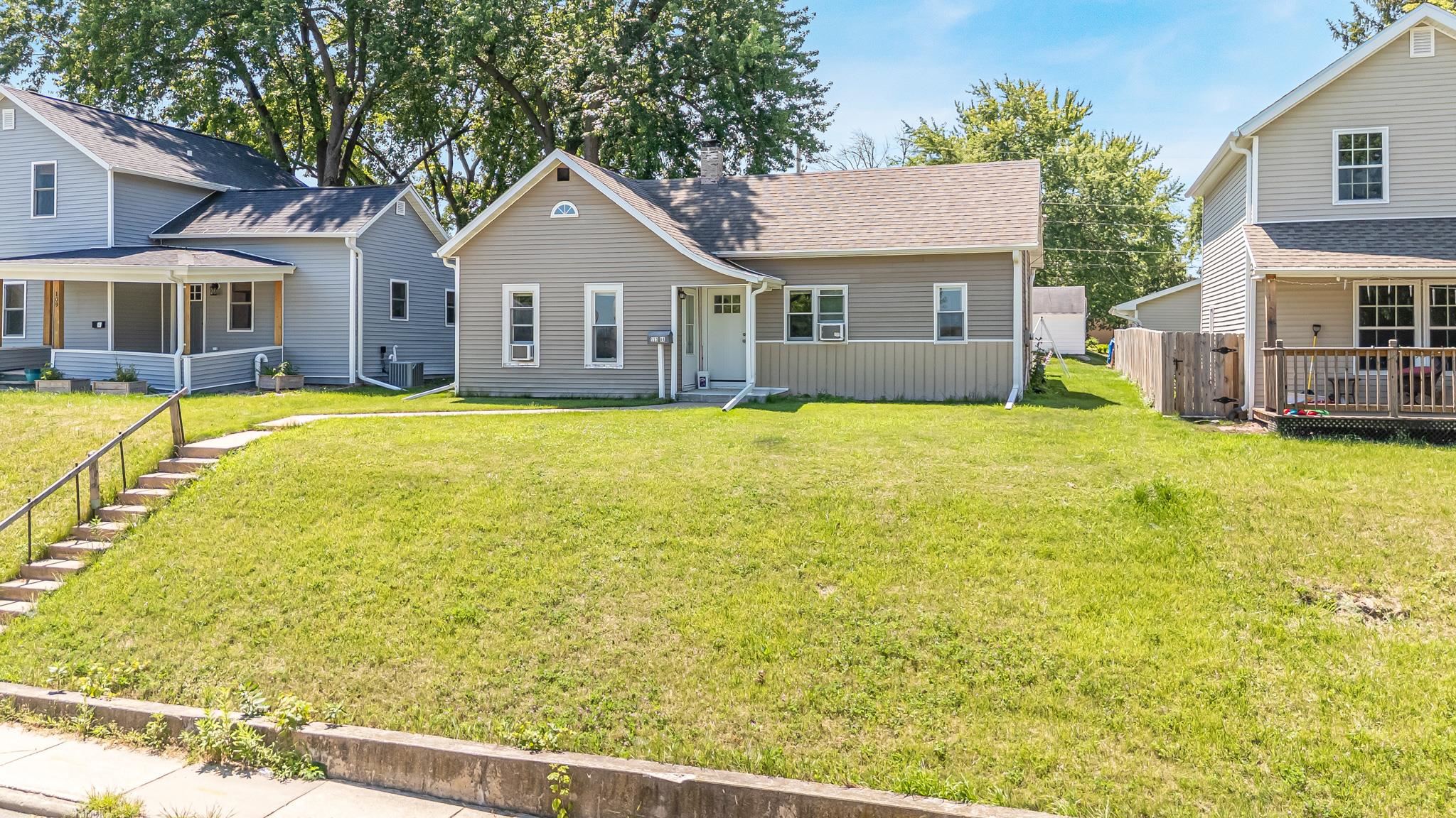 113 W 4TH Street property preview photograph