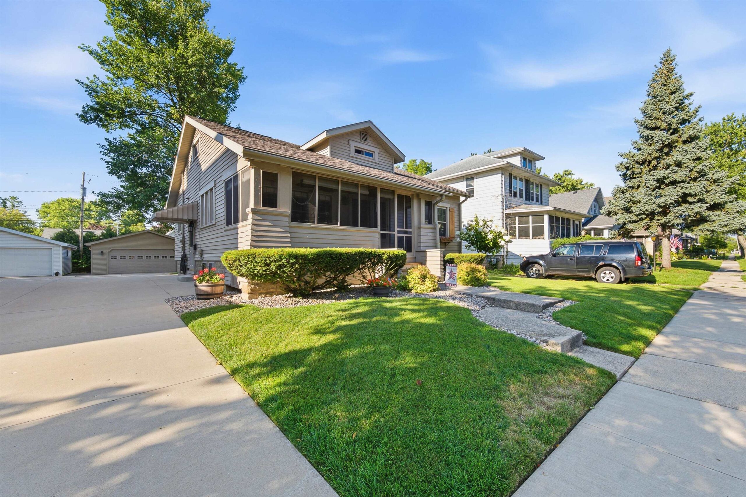440 RUGGLES Street property preview photograph