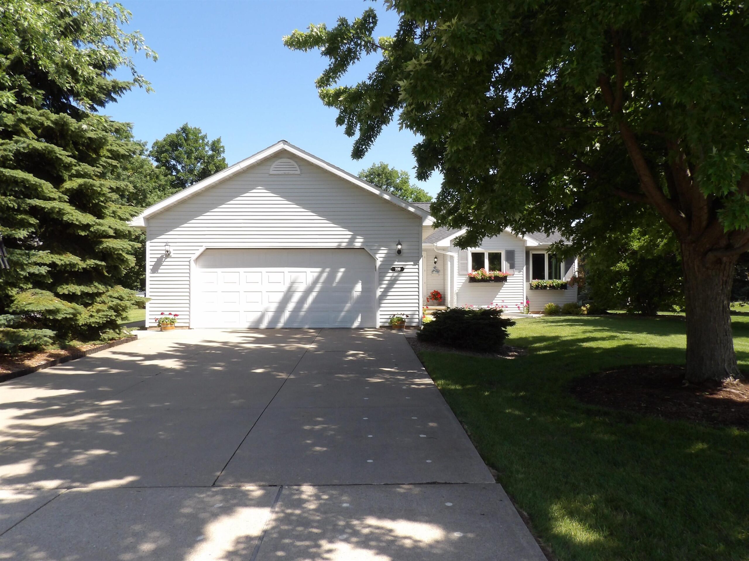 209 WINDFIELD Court property preview photograph