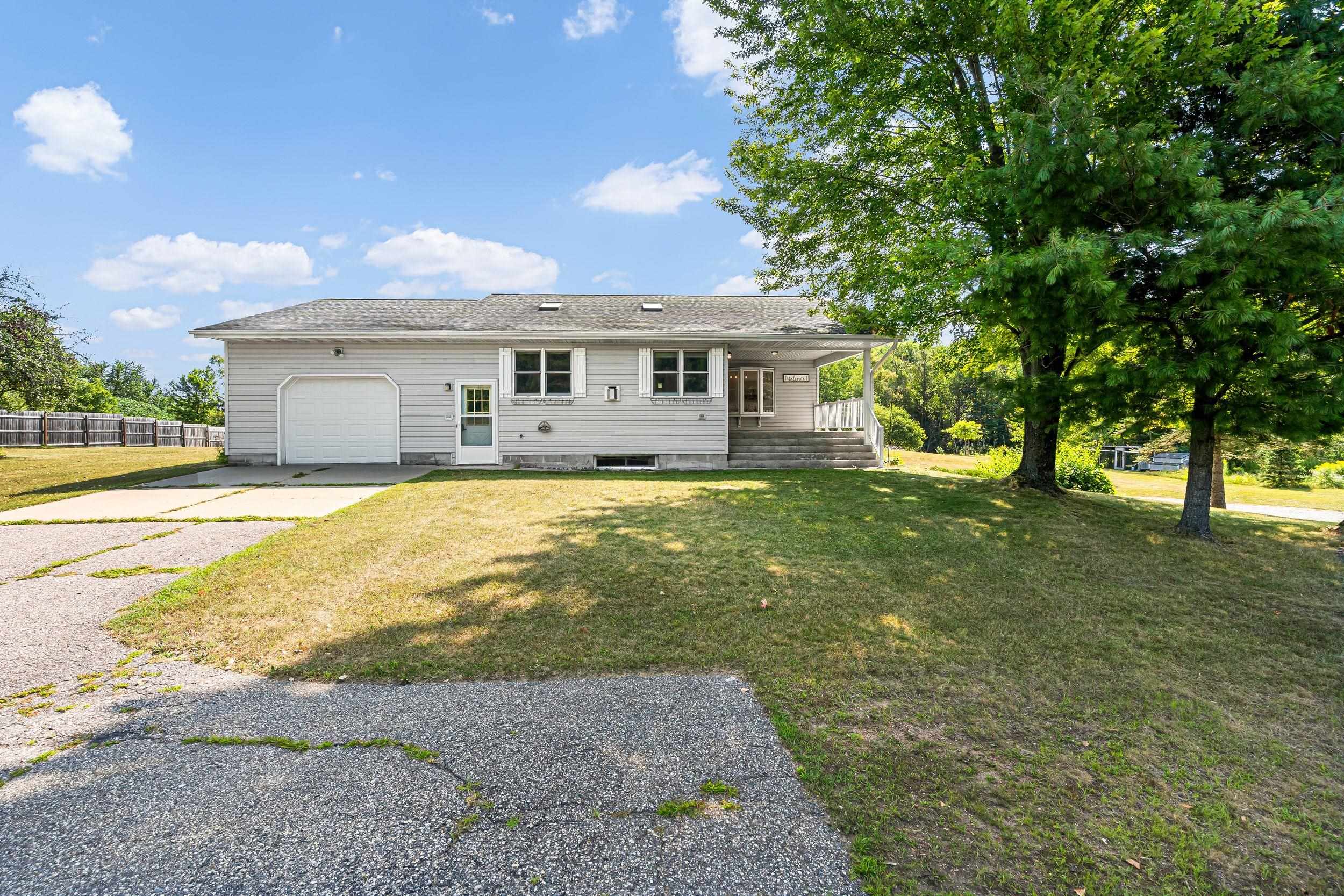 2847 LINDEN Road property preview photograph