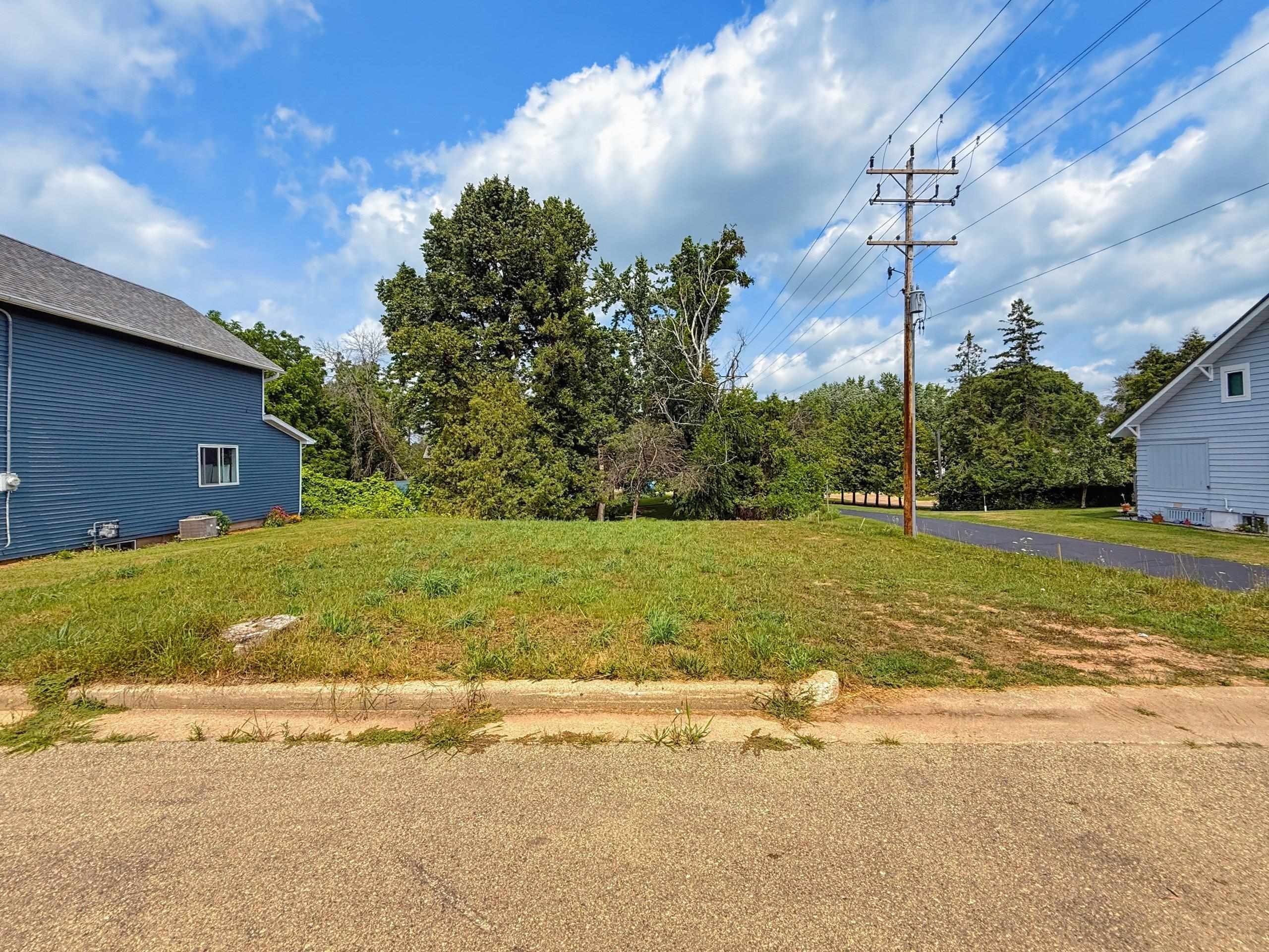 305 E ARMSTRONG Street property preview photograph