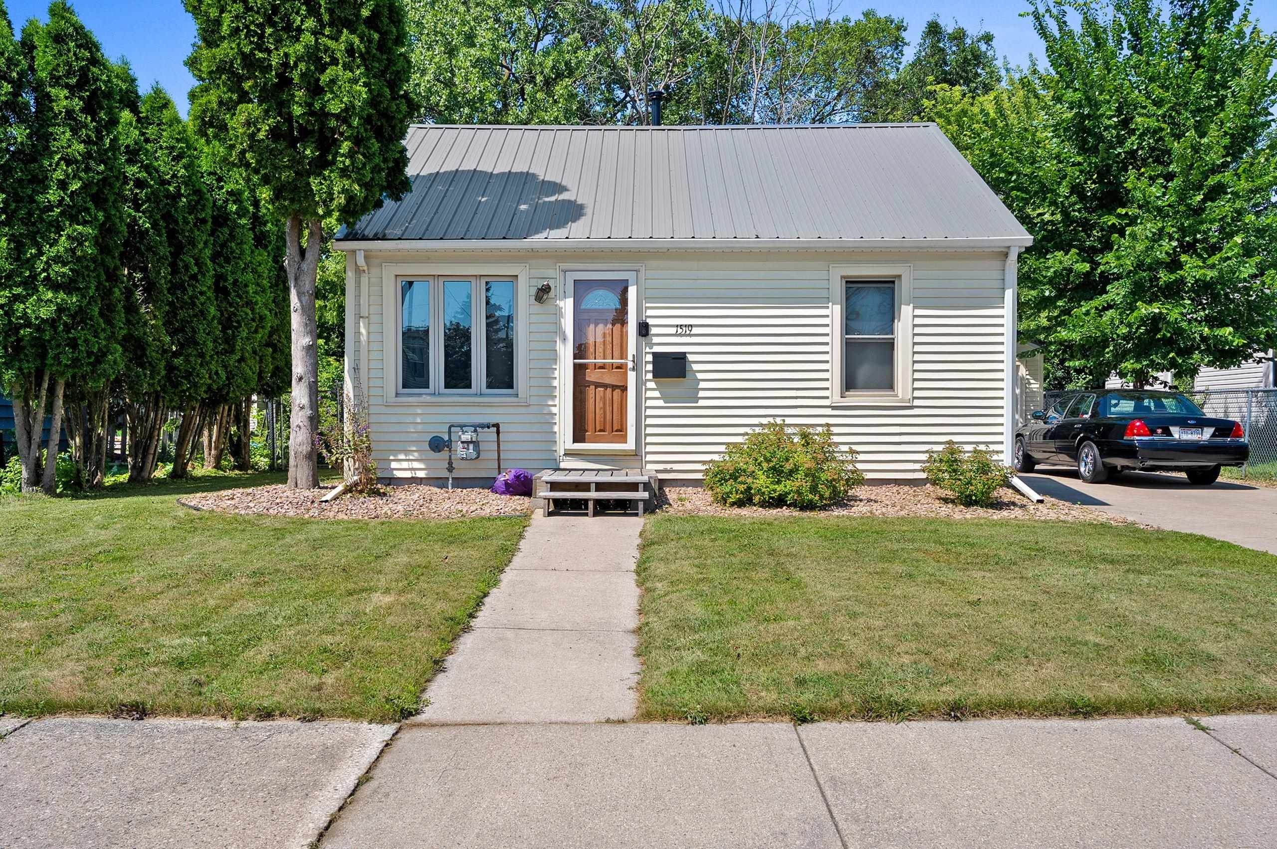 1519 N WAYNE Street property preview photograph