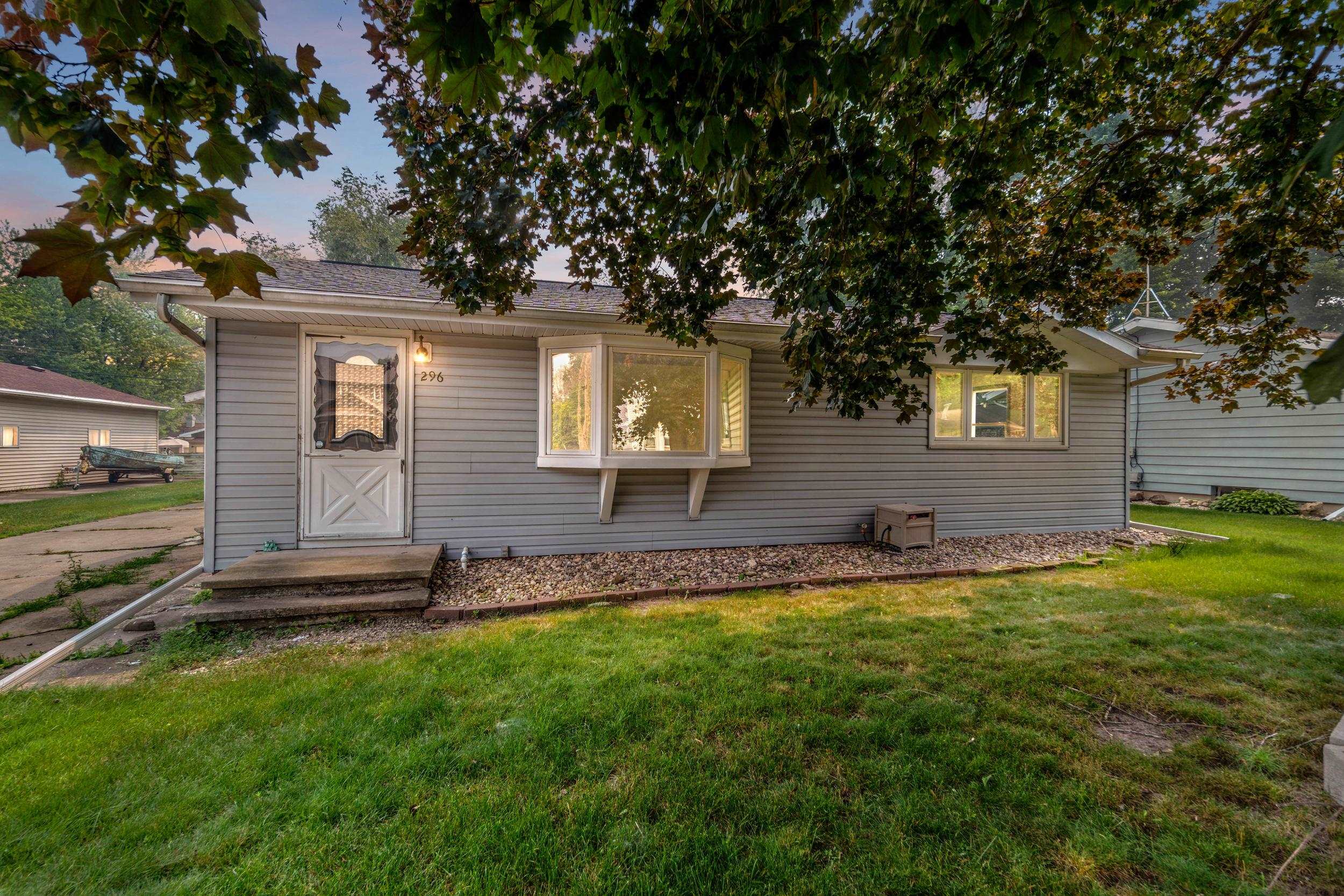 296 S WASHINGTON Street property preview photograph