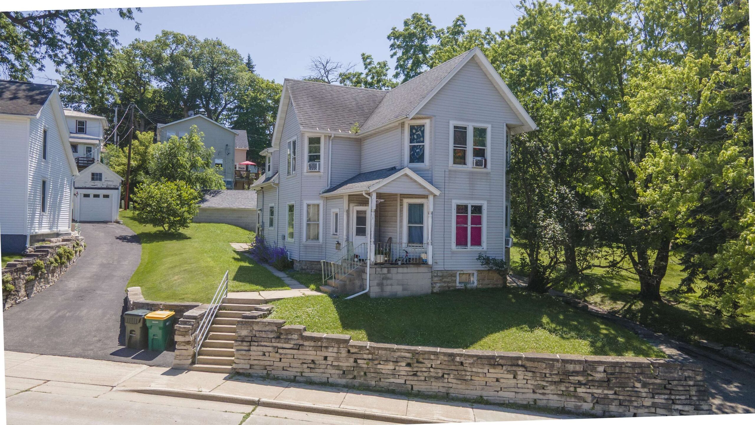309 W FOND DU LAC Street property preview photograph