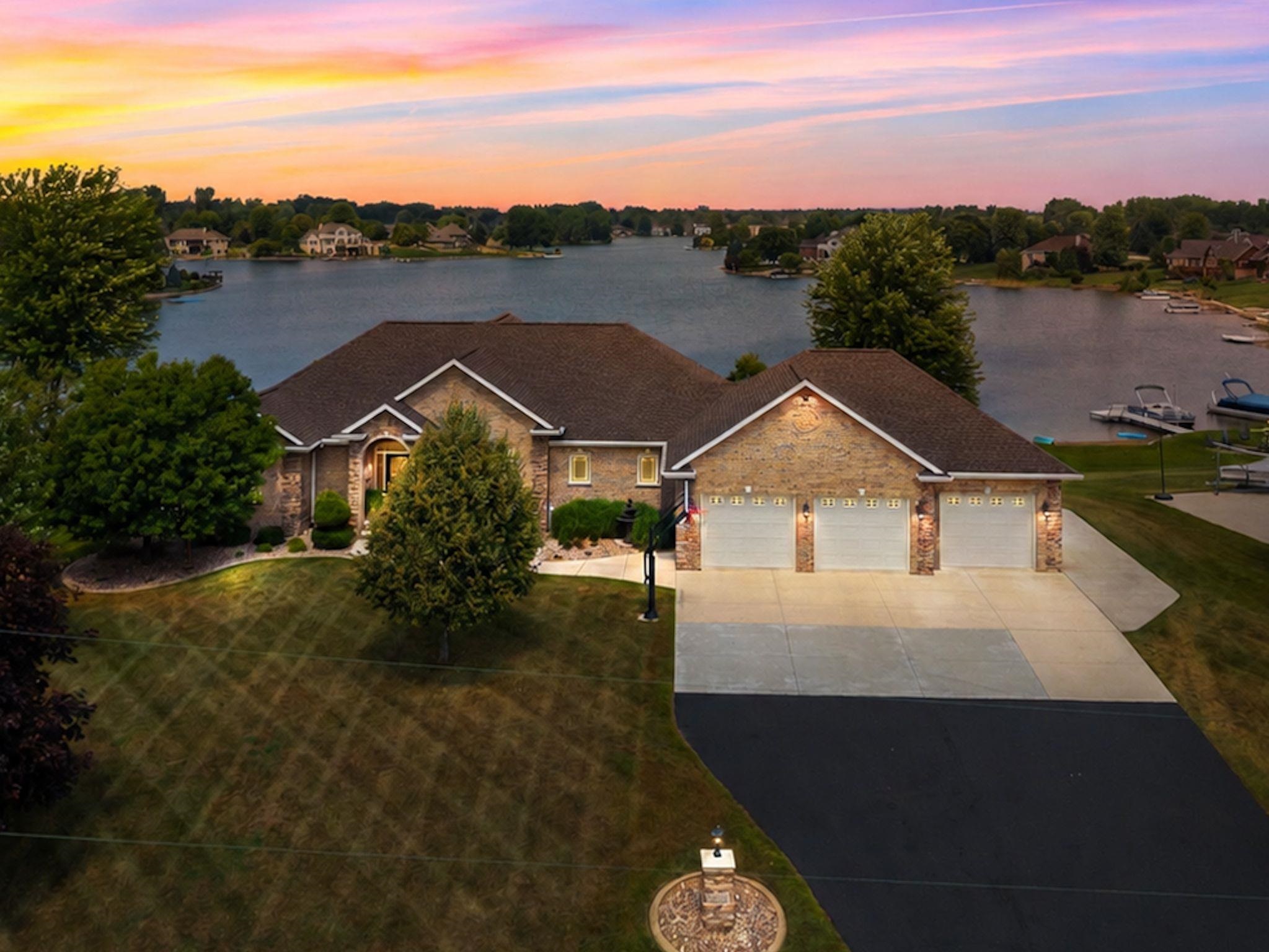 1056 HARBOR LIGHTS Road property preview photograph
