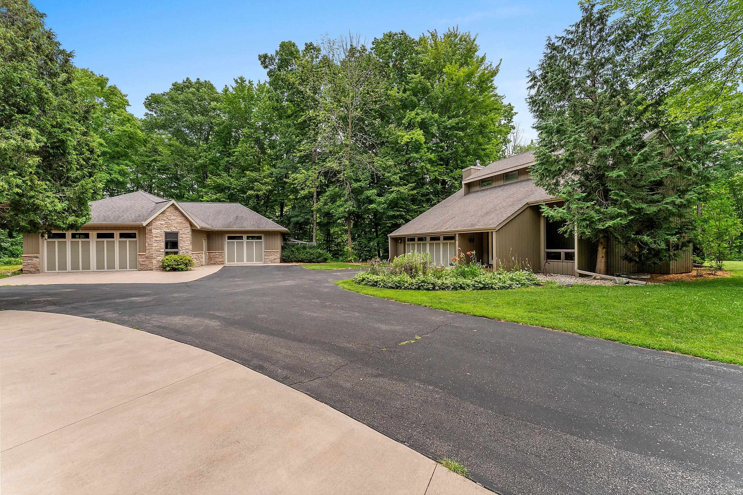 4430 COUNTRY AIRE Court property preview photograph