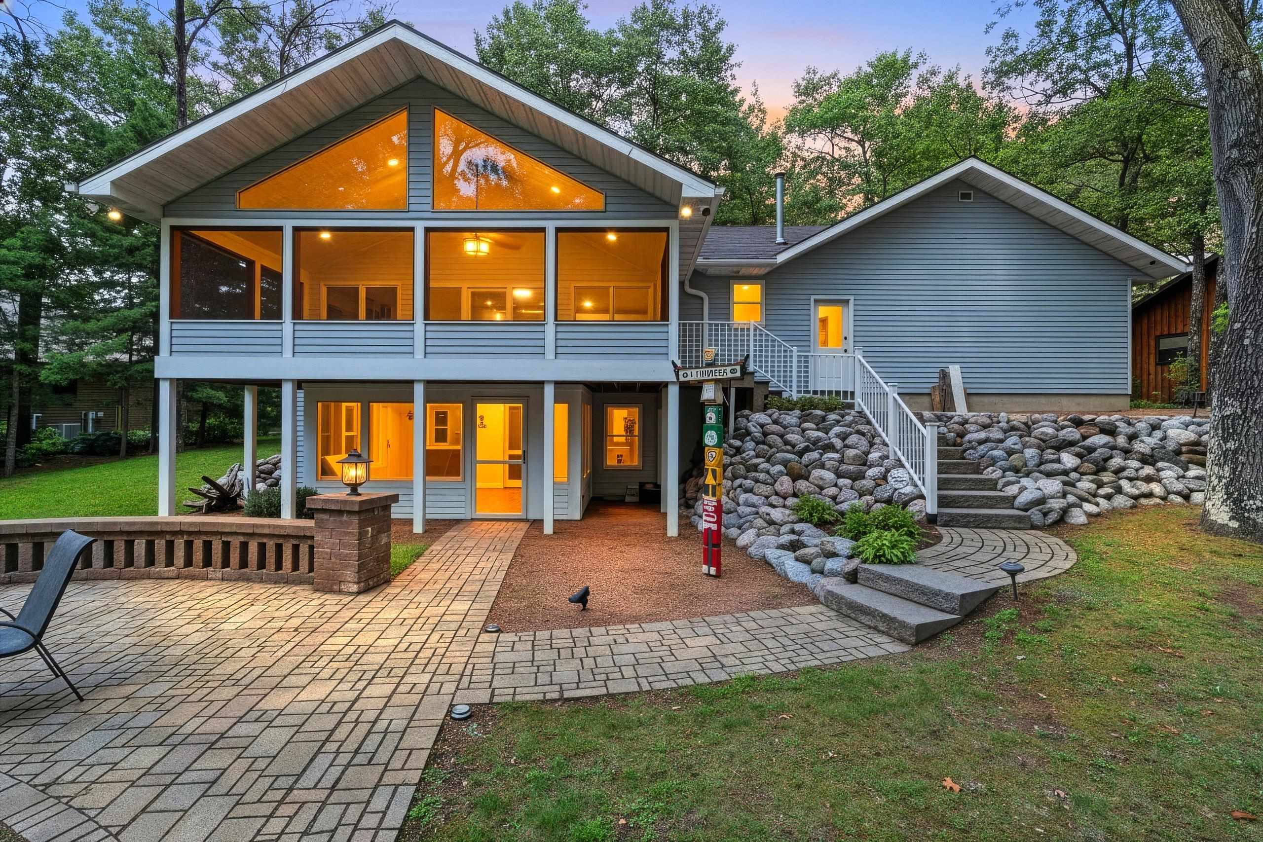 N1355 RAINBOW Road property preview photograph