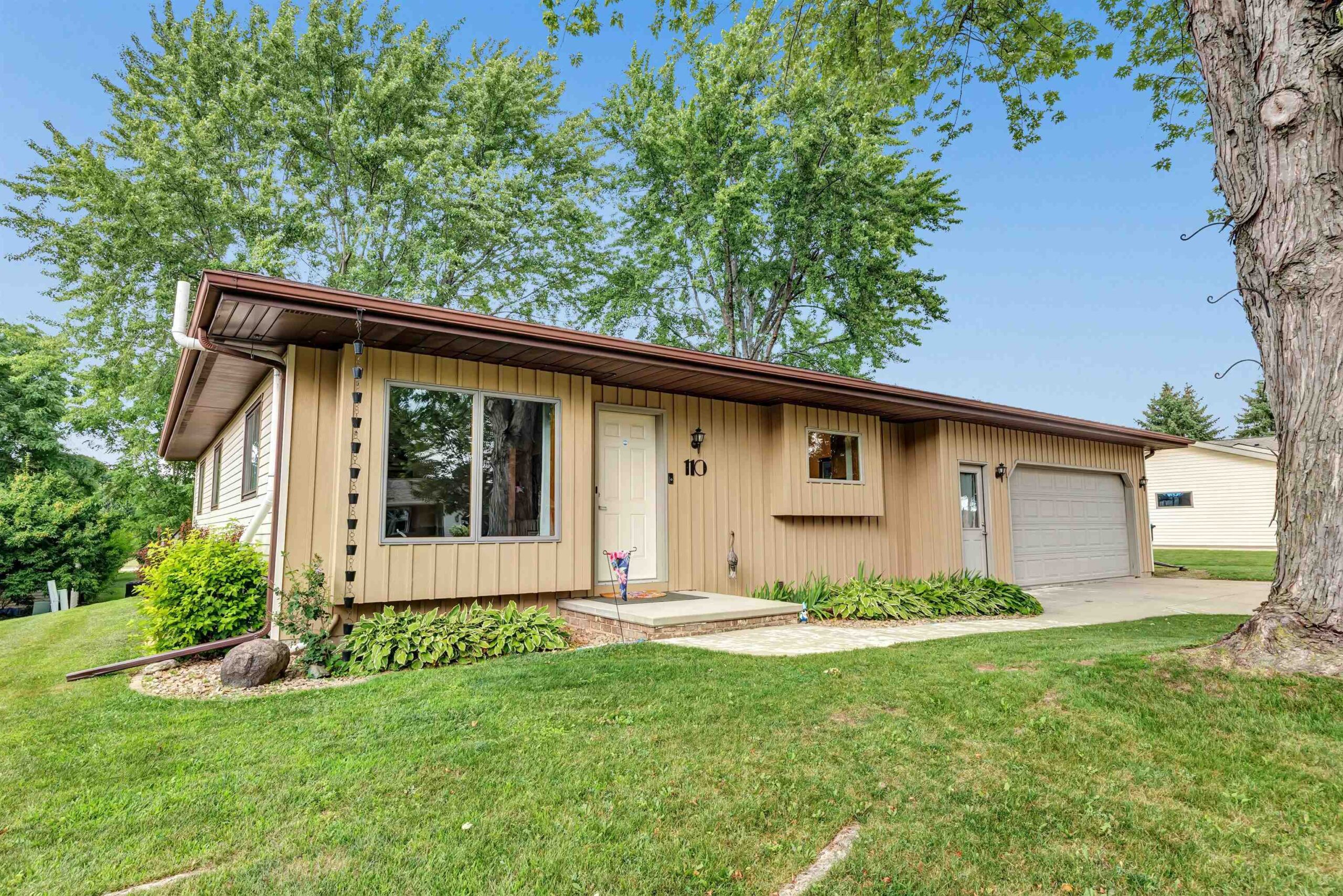 110 E MORNINGSIDE Drive property preview photograph