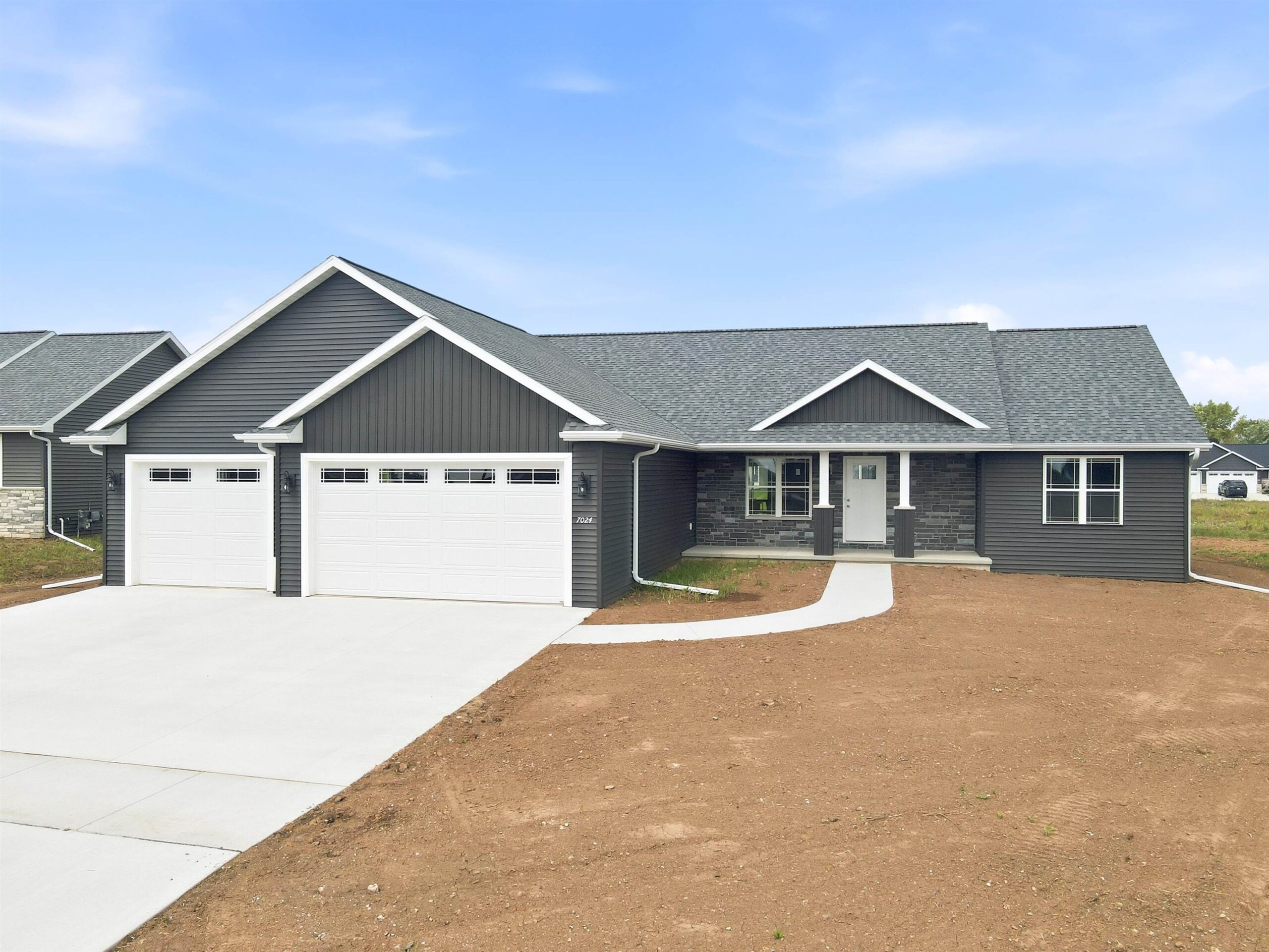 W7024 JACLYN Lane property preview photograph