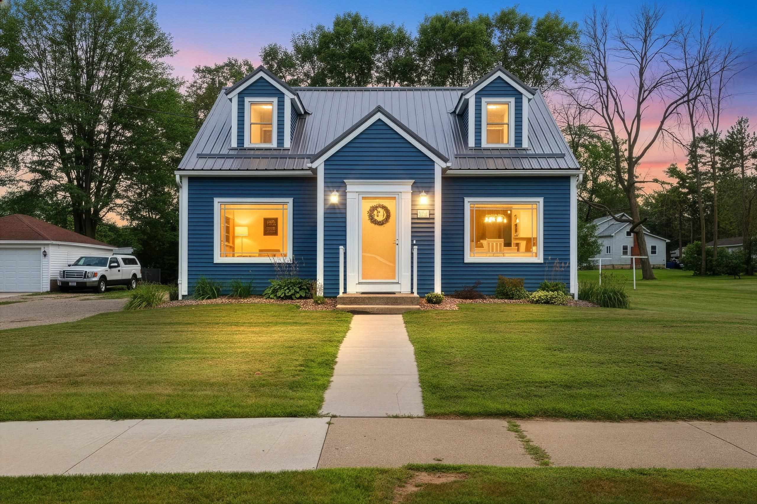 172 WILLIAMS Street property preview photograph