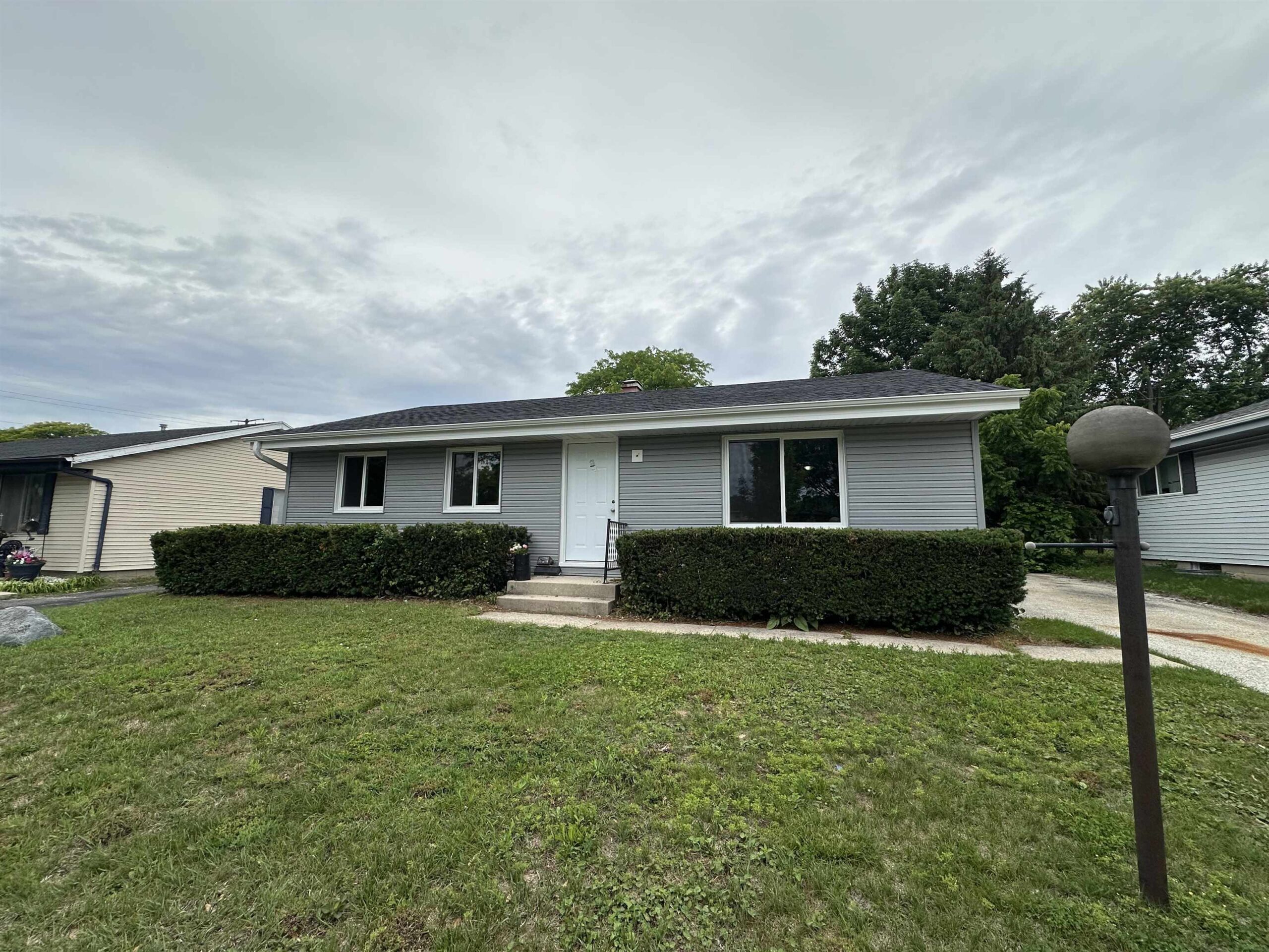 6656 W BRENTWOOD Avenue property preview photograph